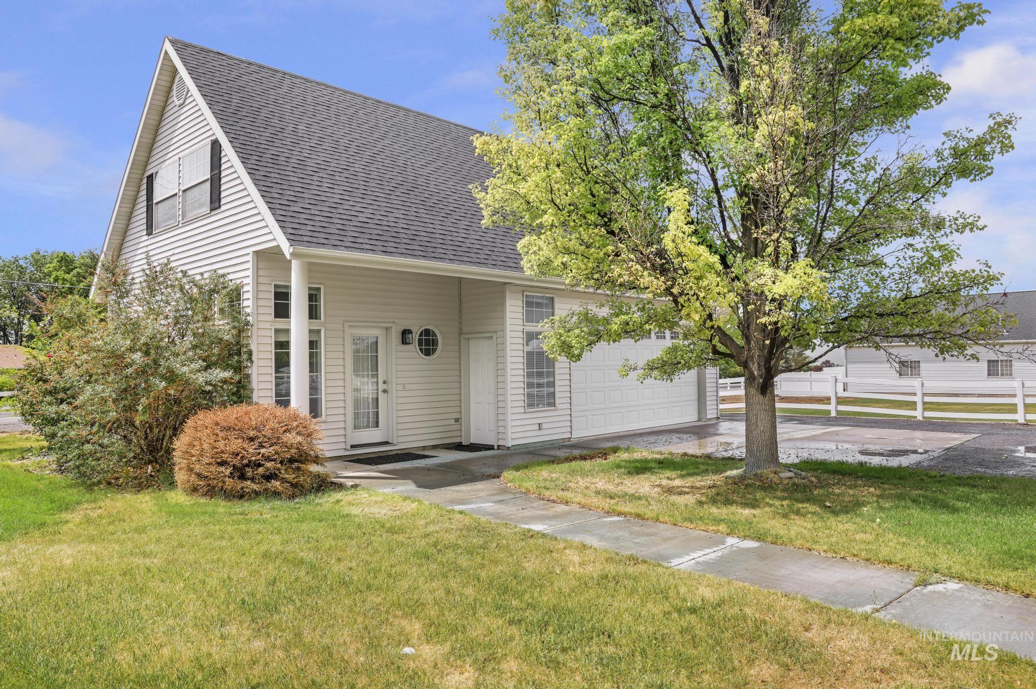 3711 N 2506 E, Twin Falls, Idaho 83301, 3 Bedrooms, 3 Bathrooms, Residential For Sale, Price $875,000, 98988138
