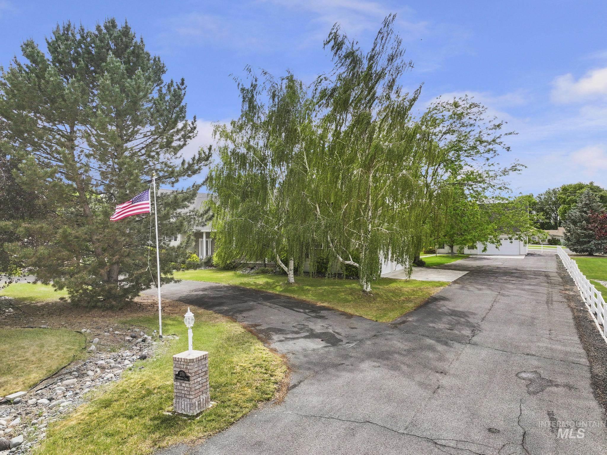 3711 N 2506 E, Twin Falls, Idaho 83301, 3 Bedrooms, 3 Bathrooms, Residential For Sale, Price $875,000, 98988138