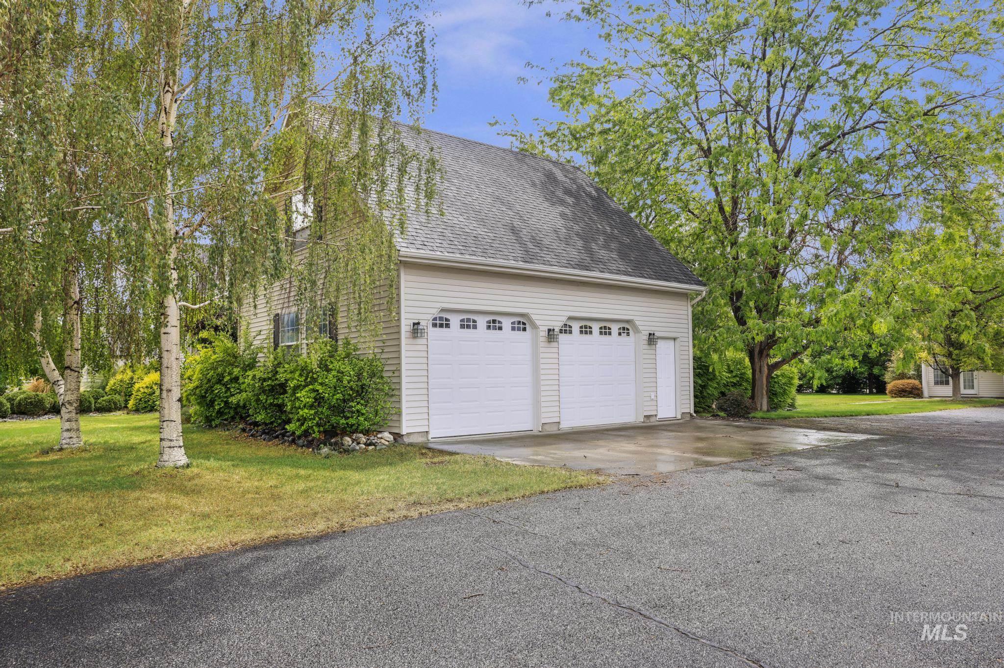 3711 N 2506 E, Twin Falls, Idaho 83301, 3 Bedrooms, 3 Bathrooms, Residential For Sale, Price $875,000, 98988138