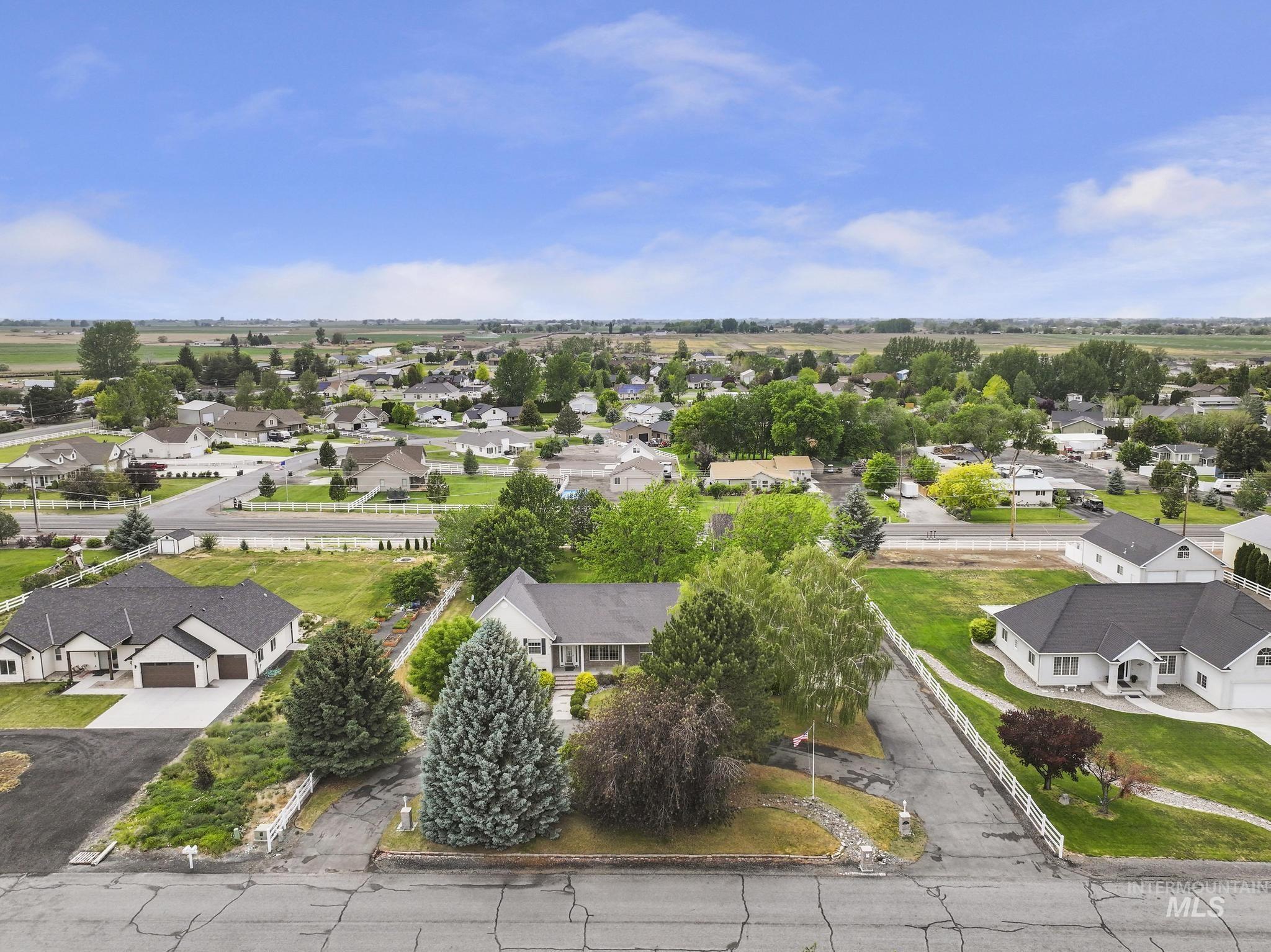 3711 N 2506 E, Twin Falls, Idaho 83301, 3 Bedrooms, 3 Bathrooms, Residential For Sale, Price $875,000, 98988138