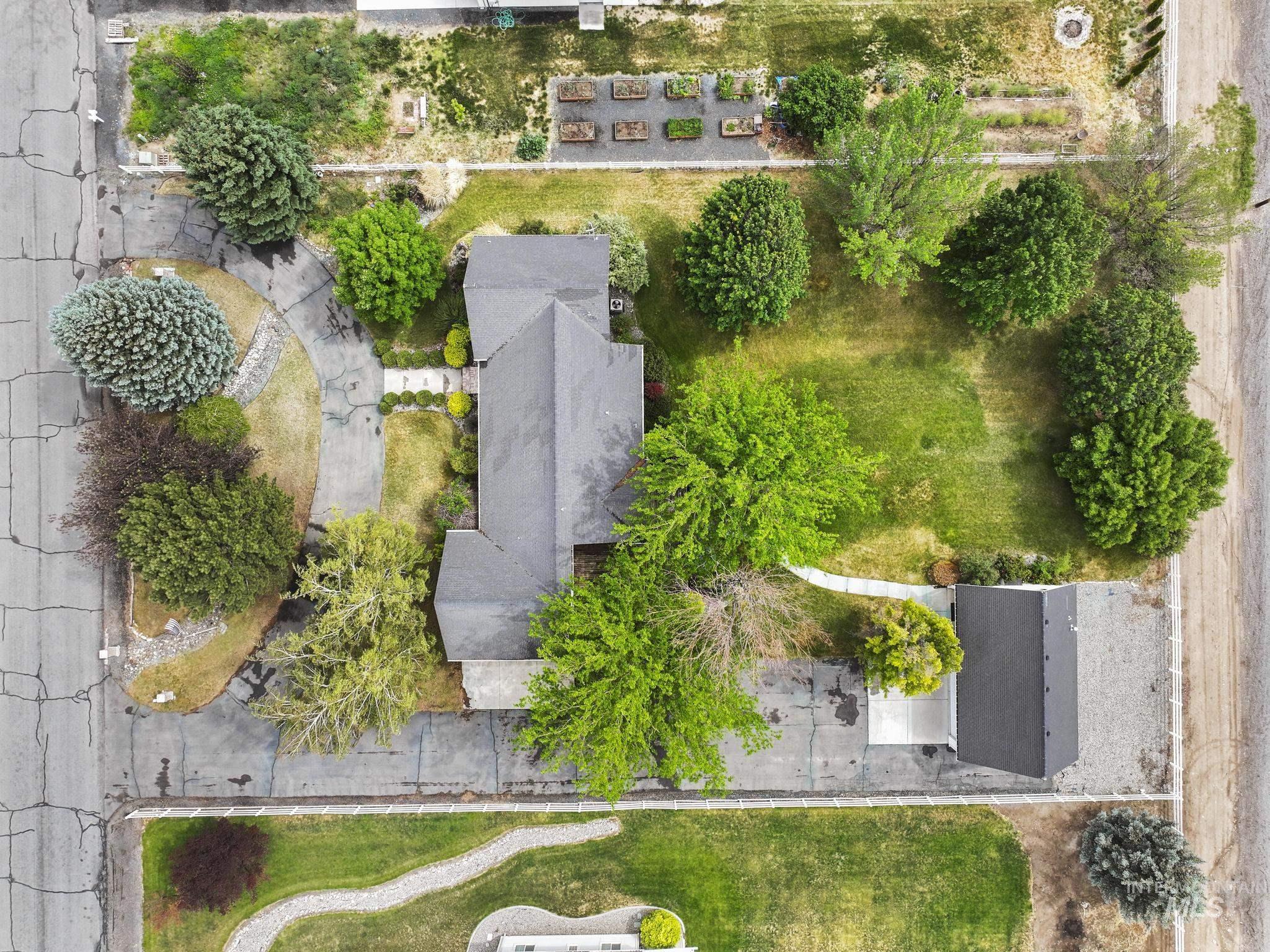 3711 N 2506 E, Twin Falls, Idaho 83301, 3 Bedrooms, 3 Bathrooms, Residential For Sale, Price $875,000, 98988138