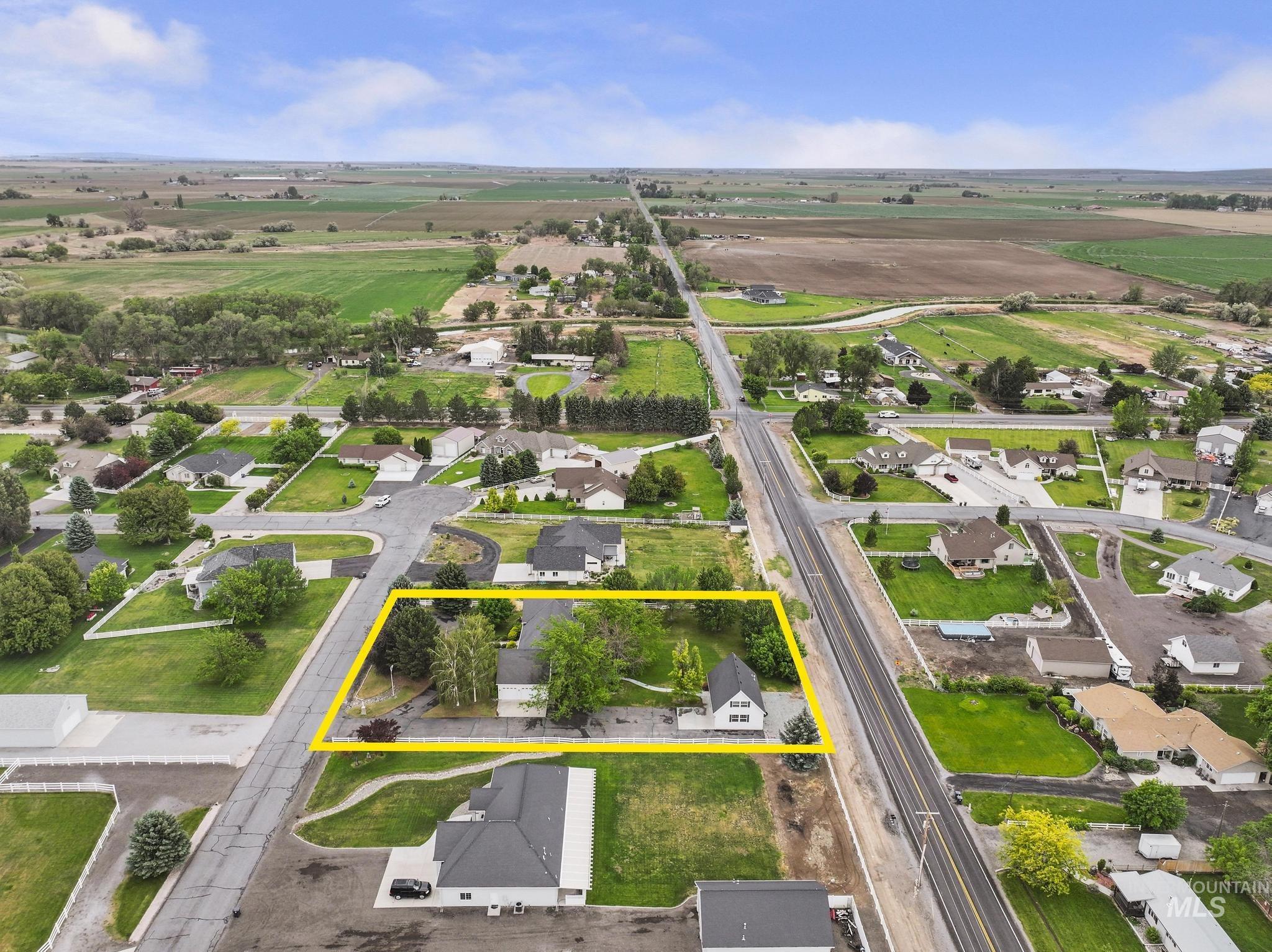 3711 N 2506 E, Twin Falls, Idaho 83301, 3 Bedrooms, 3 Bathrooms, Residential For Sale, Price $875,000, 98988138