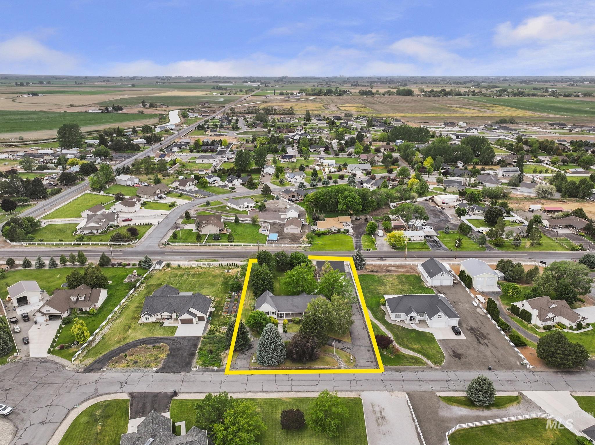 3711 N 2506 E, Twin Falls, Idaho 83301, 3 Bedrooms, 3 Bathrooms, Residential For Sale, Price $875,000, 98988138