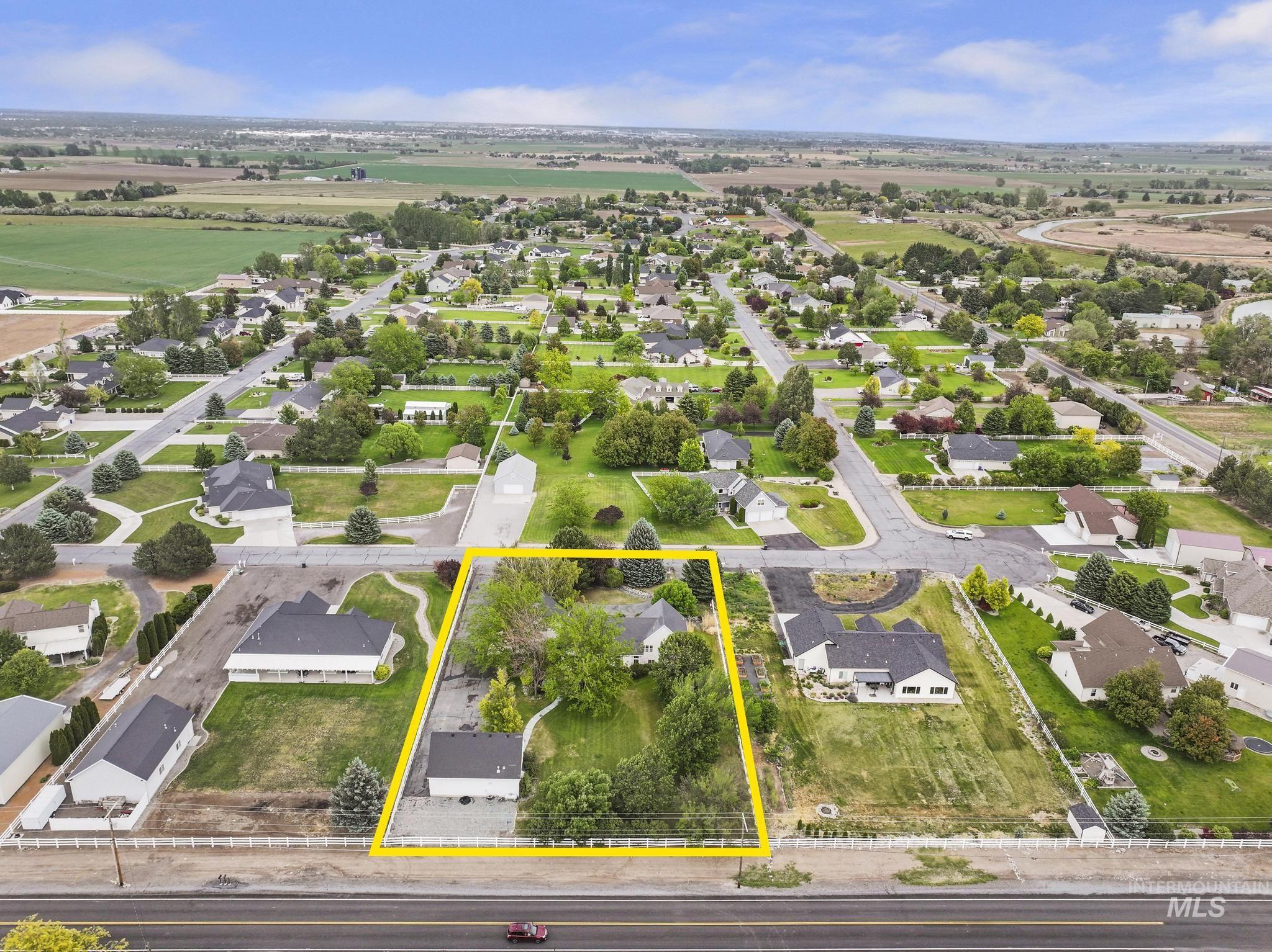 3711 N 2506 E, Twin Falls, Idaho 83301, 3 Bedrooms, 3 Bathrooms, Residential For Sale, Price $875,000, 98988138