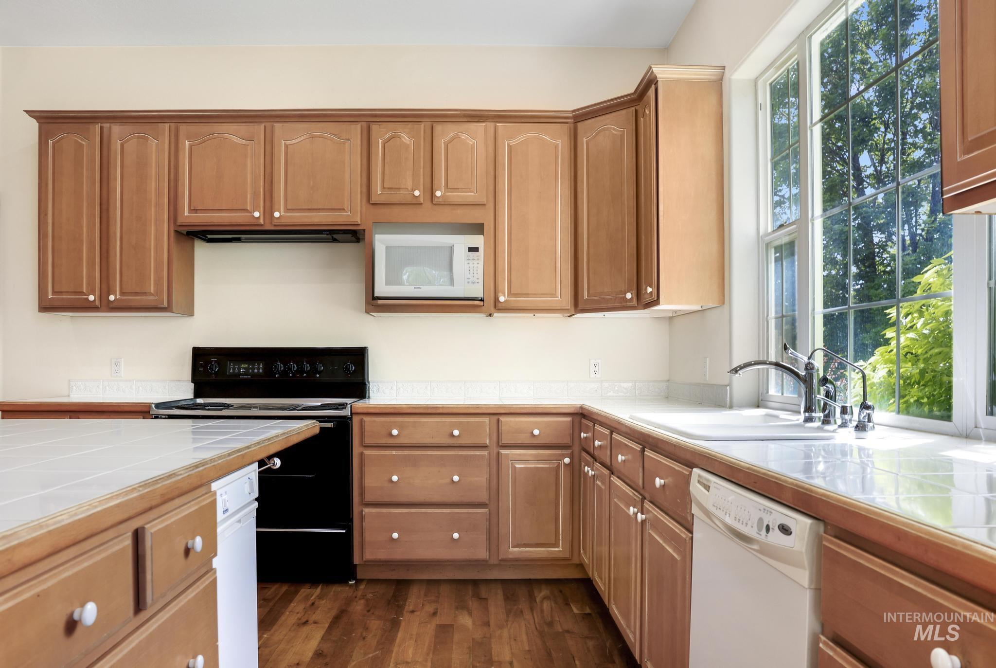 3711 N 2506 E, Twin Falls, Idaho 83301, 3 Bedrooms, 3 Bathrooms, Residential For Sale, Price $875,000, 98988138