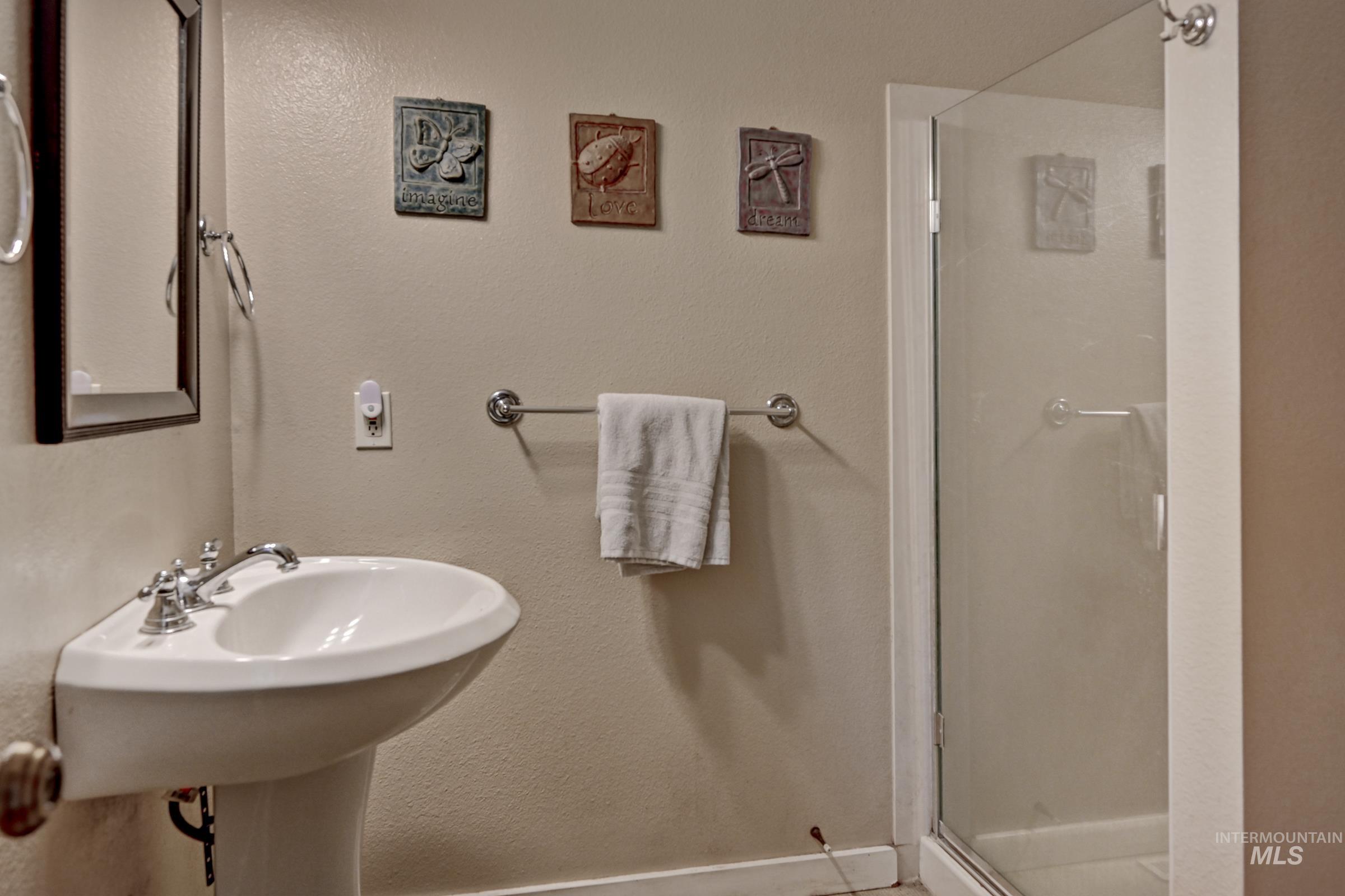 1303 N 15th St, Boise, Idaho 83702, 3 Bedrooms, 2 Bathrooms, Residential For Sale, Price $698,888, 98988140