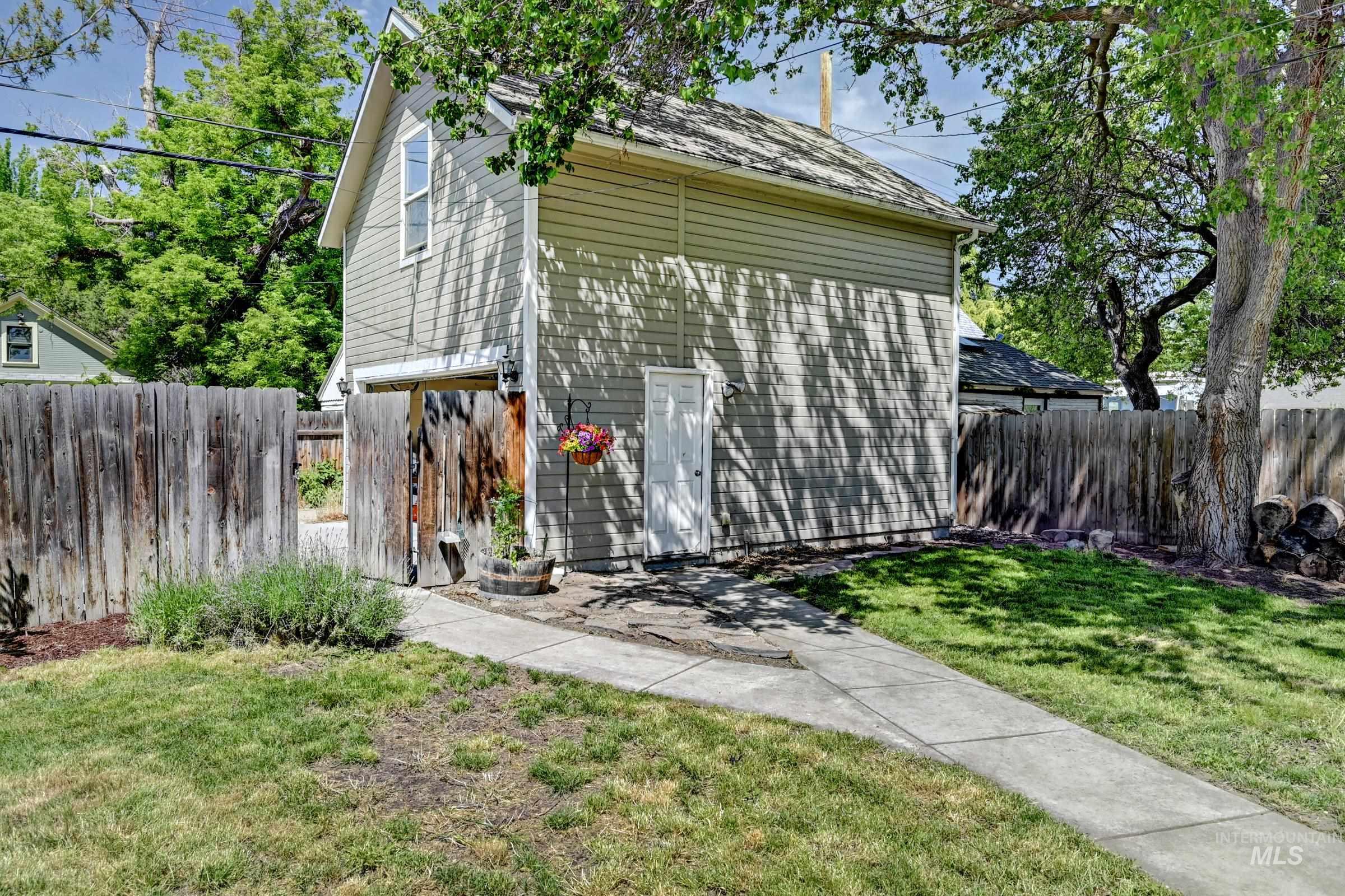 1303 N 15th St, Boise, Idaho 83702, 3 Bedrooms, 2 Bathrooms, Residential For Sale, Price $698,888, 98988140