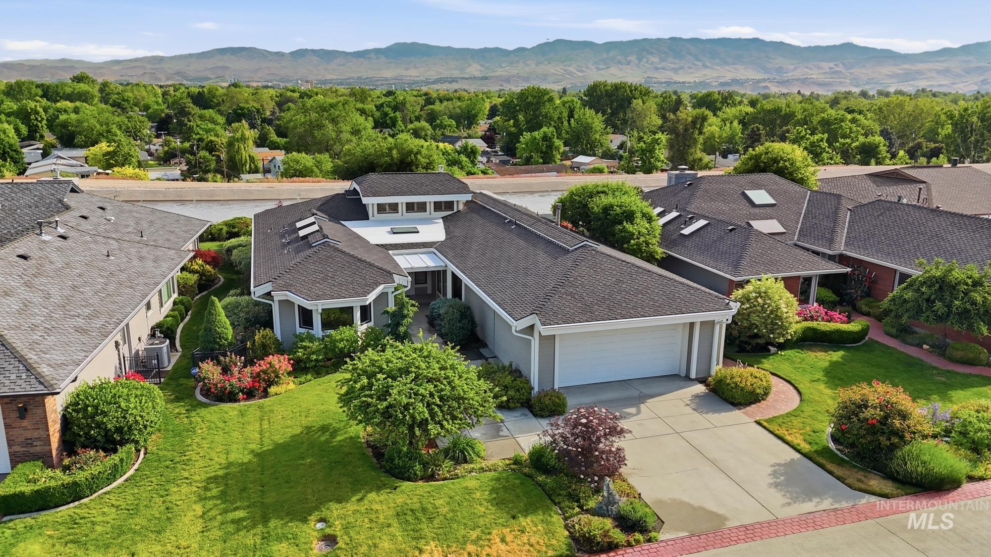 3172 Hillcrest ln, Boise, Idaho 83705, 3 Bedrooms, 2 Bathrooms, Residential For Sale, Price $869,900, 98988145