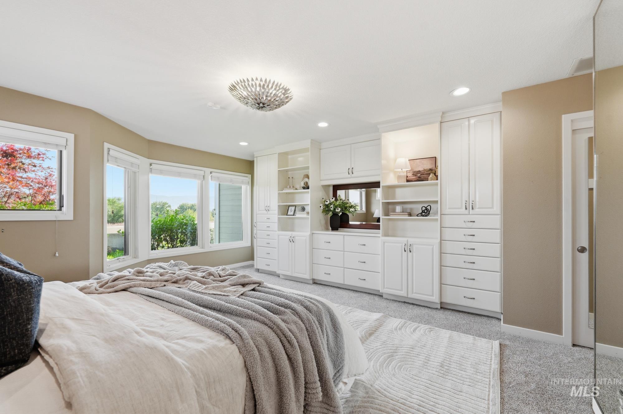 3172 Hillcrest ln, Boise, Idaho 83705, 3 Bedrooms, 2 Bathrooms, Residential For Sale, Price $869,900, 98988145