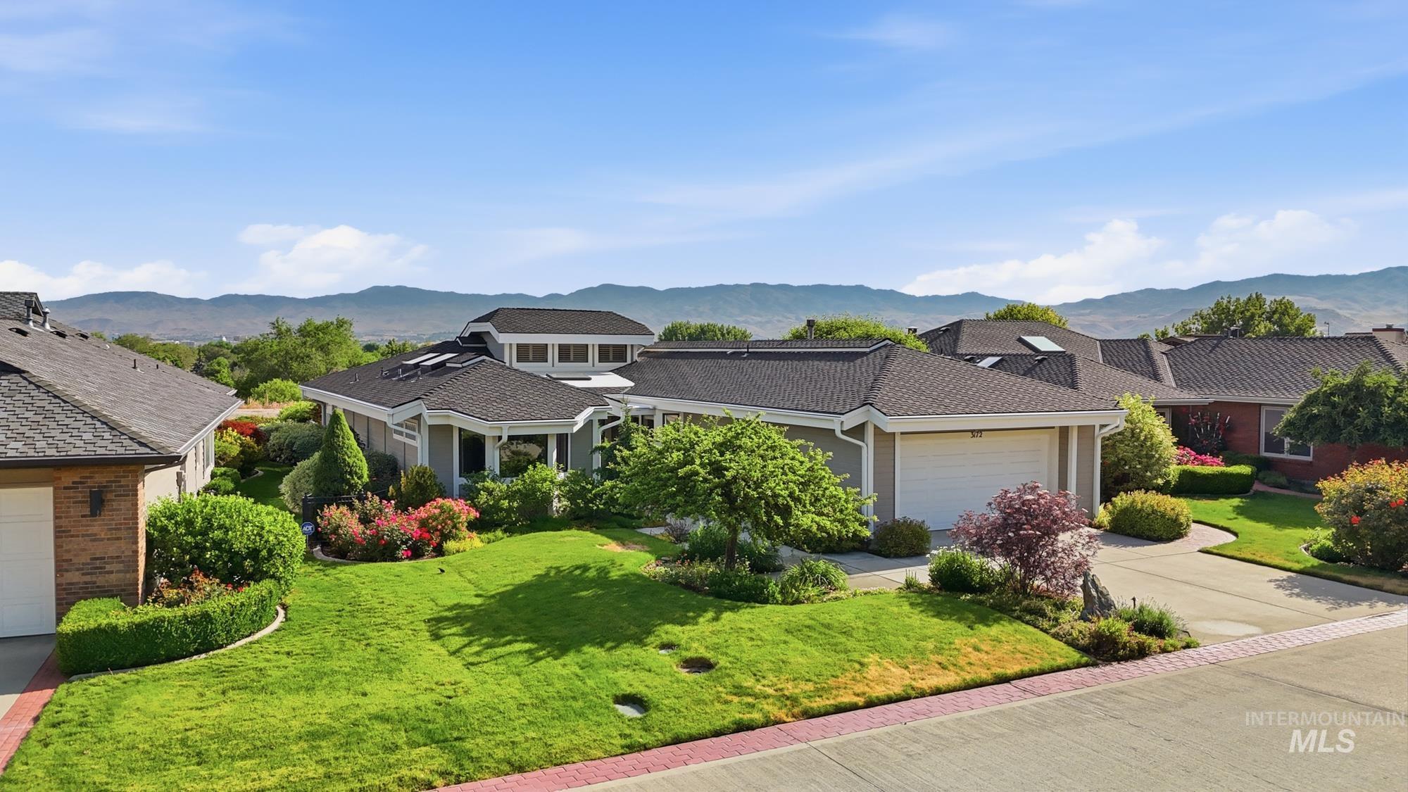 3172 Hillcrest ln, Boise, Idaho 83705, 3 Bedrooms, 2 Bathrooms, Residential For Sale, Price $869,900, 98988145