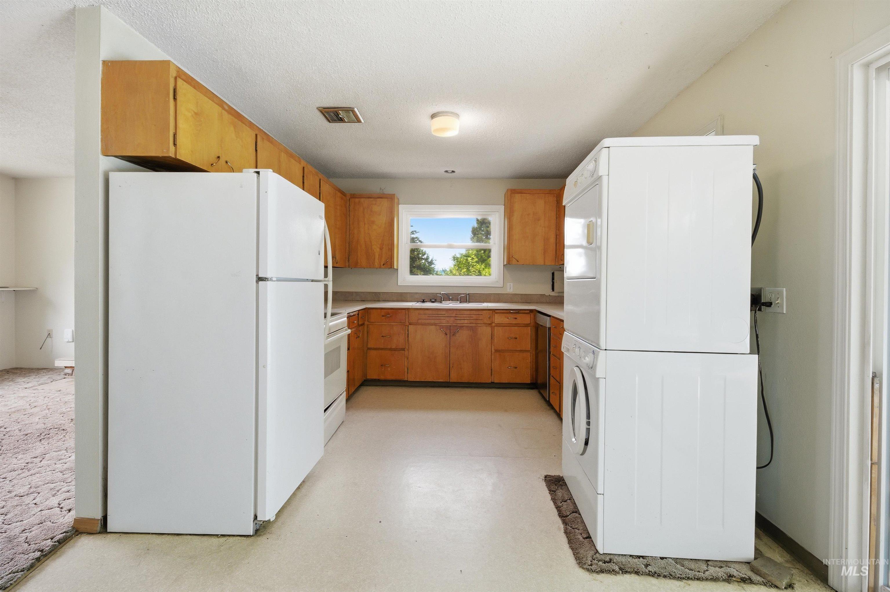 416 N Van Buren, Moscow, Idaho 83843, 2 Bedrooms, 1 Bathroom, Residential Income For Sale, Price $415,000,MLS 98988152