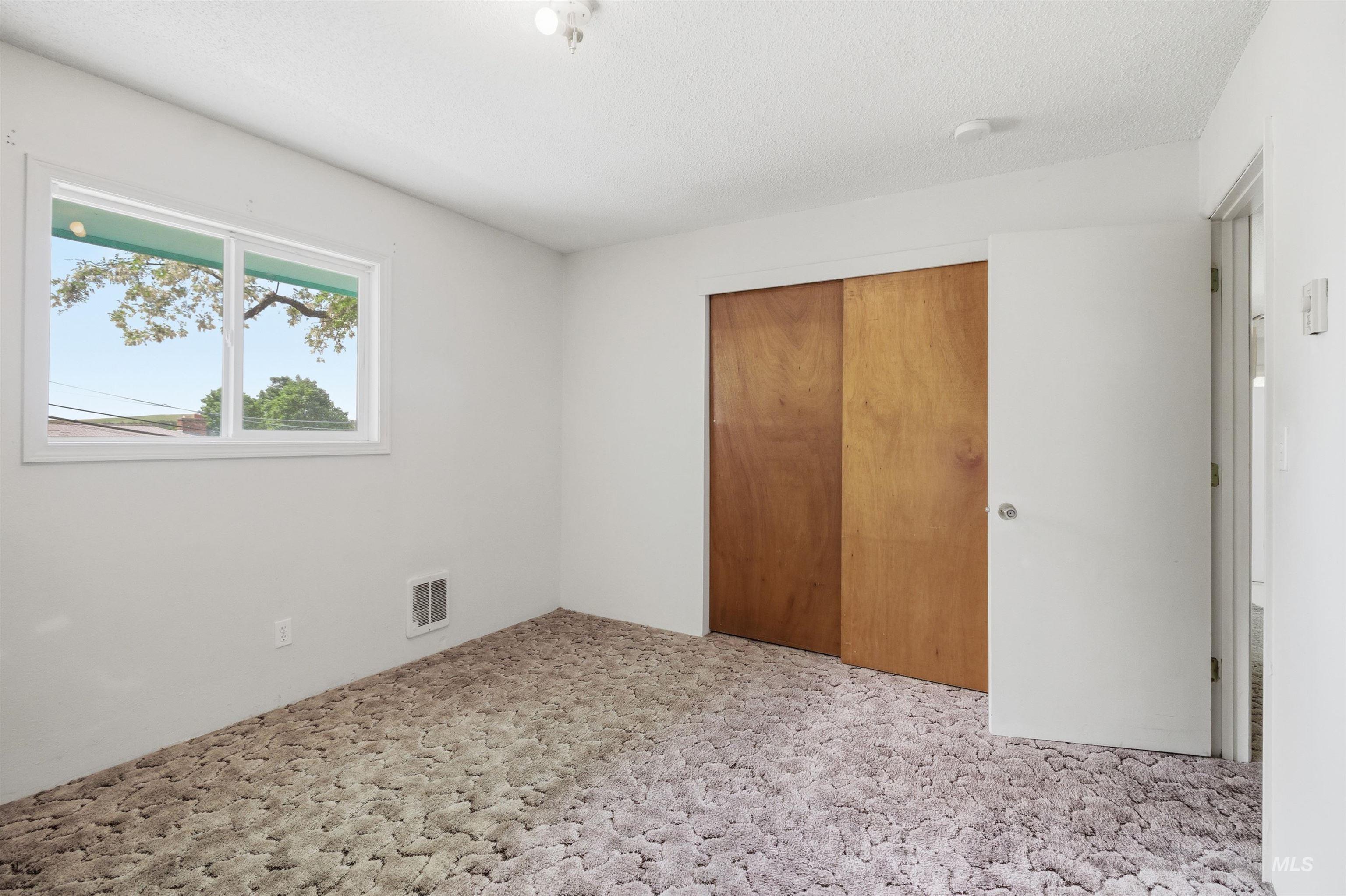 416 N Van Buren, Moscow, Idaho 83843, 2 Bedrooms, 1 Bathroom, Residential Income For Sale, Price $415,000,MLS 98988152