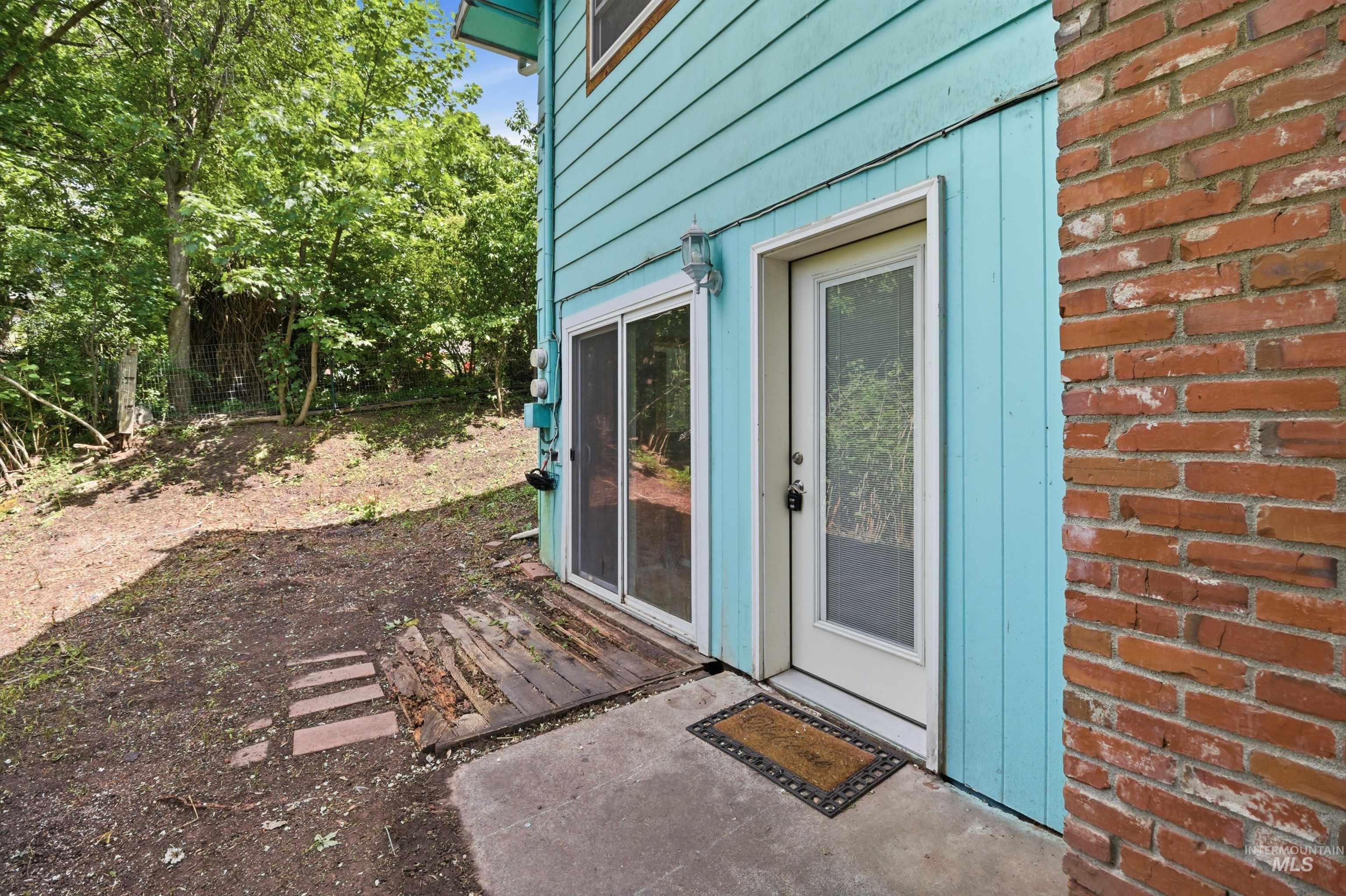 416 N Van Buren, Moscow, Idaho 83843, 2 Bedrooms, 1 Bathroom, Residential Income For Sale, Price $415,000,MLS 98988152