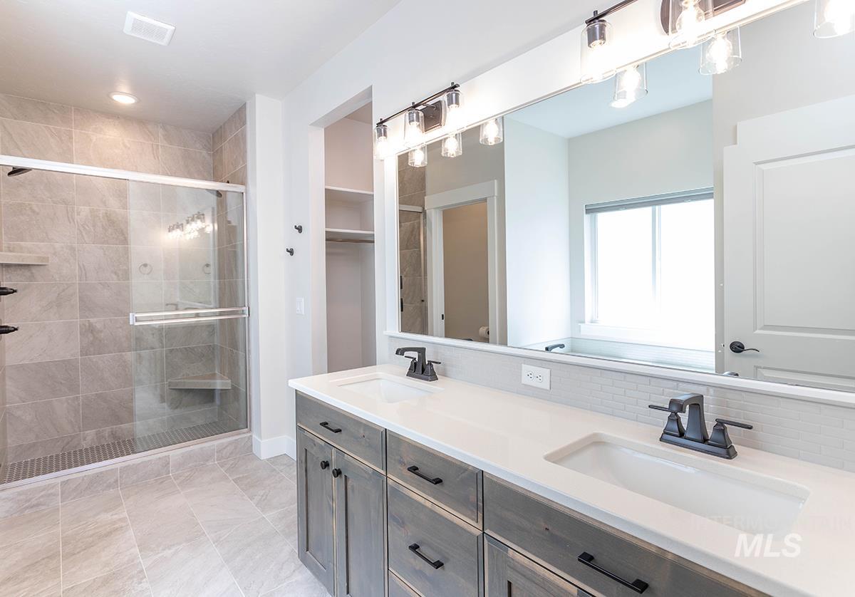 3878 W Lesina Dr., Meridian, Idaho 83646, 4 Bedrooms, 2.5 Bathrooms, Residential For Sale, Price $687,900, 98988168