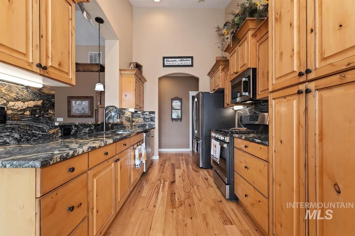 9415 N Highway 52, Horseshoe Bend, Idaho 83629, 3 Bedrooms, 2 Bathrooms, Residential For Sale, Price $1,380,000,MLS 98988172