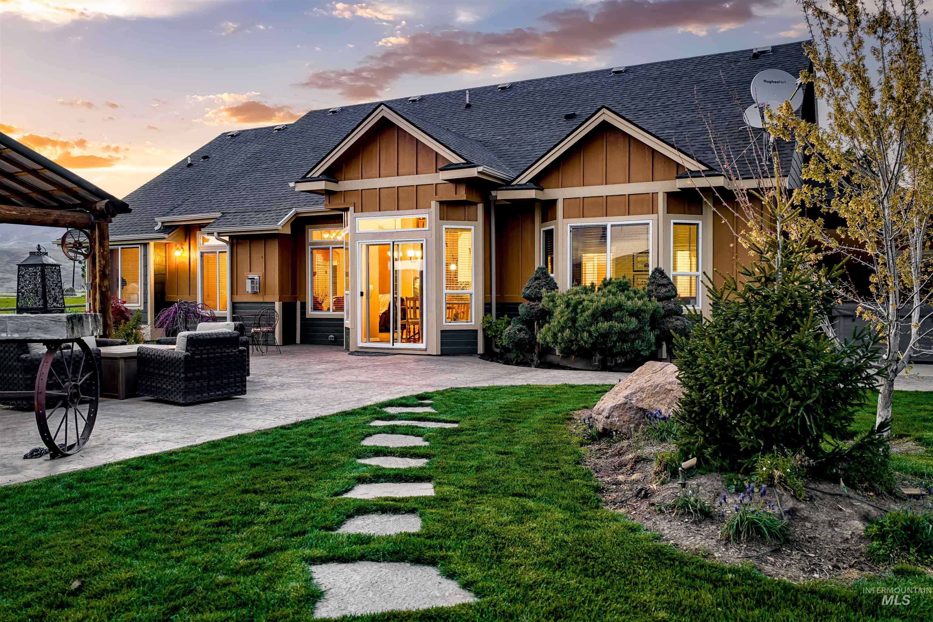 9415 N Highway 52, Horseshoe Bend, Idaho 83629, 3 Bedrooms, 2 Bathrooms, Residential For Sale, Price $1,380,000,MLS 98988172