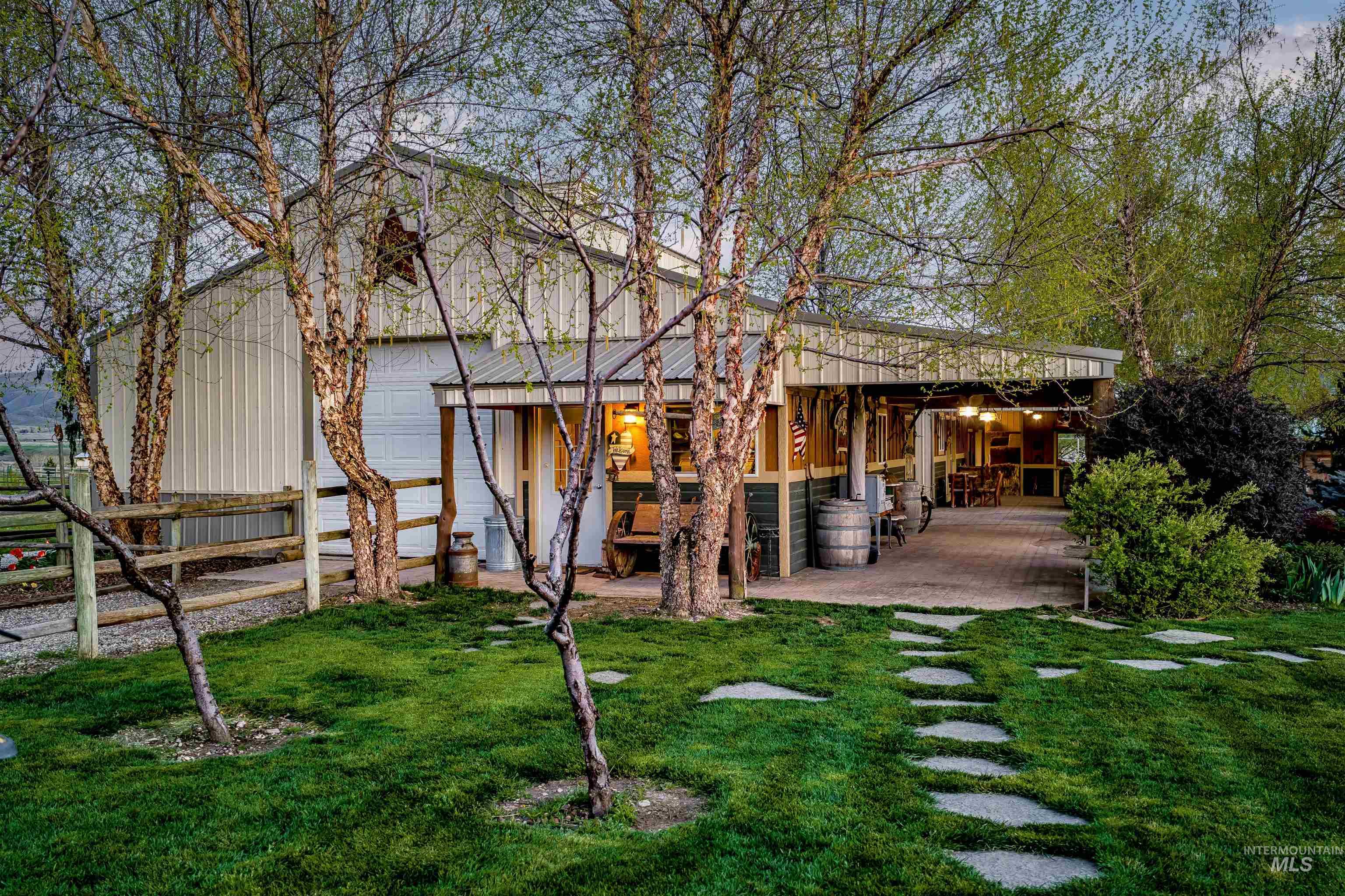 9415 N Highway 52, Horseshoe Bend, Idaho 83629, 3 Bedrooms, 2 Bathrooms, Residential For Sale, Price $1,380,000,MLS 98988172