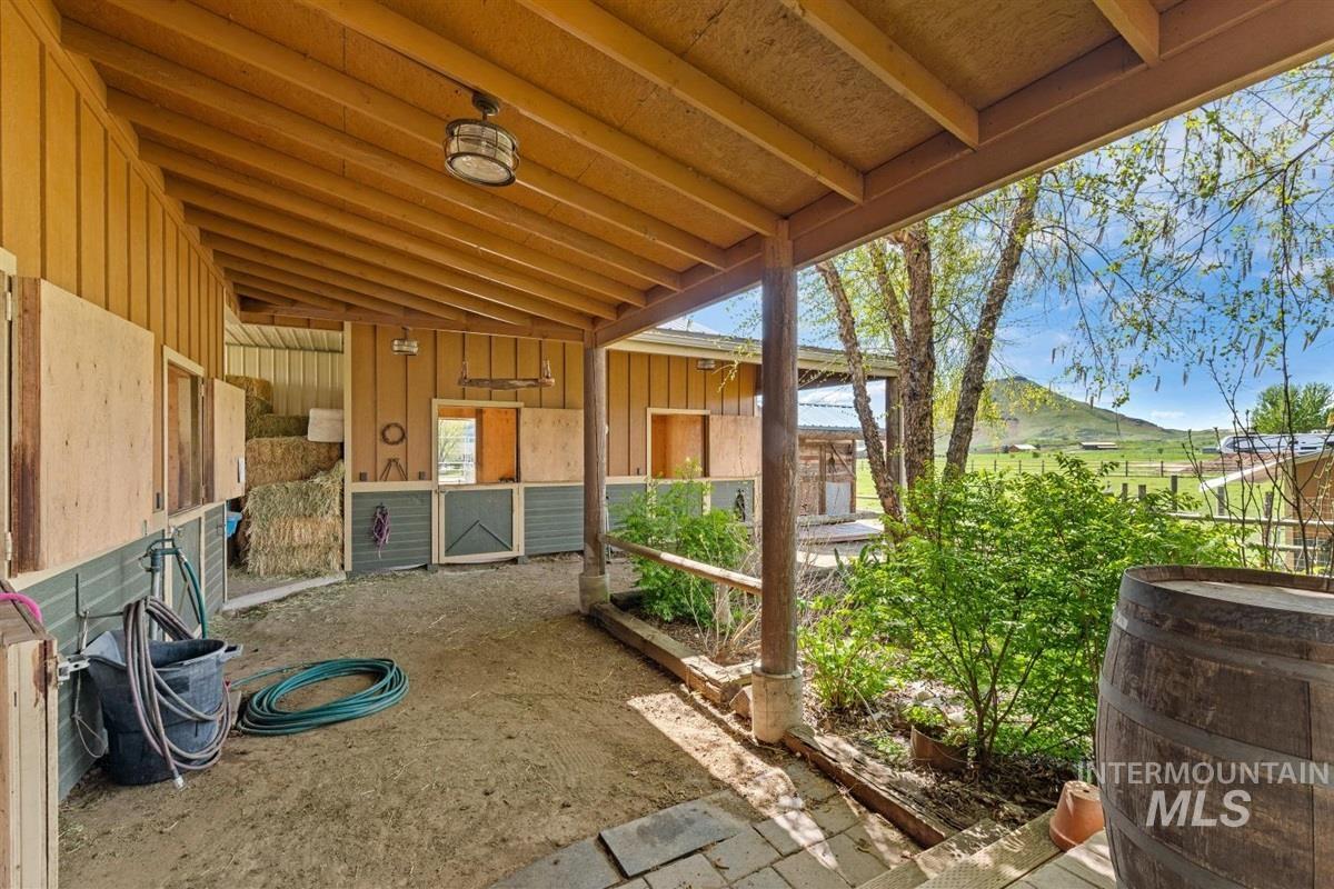 9415 N Highway 52, Horseshoe Bend, Idaho 83629, 3 Bedrooms, 2 Bathrooms, Residential For Sale, Price $1,380,000,MLS 98988172