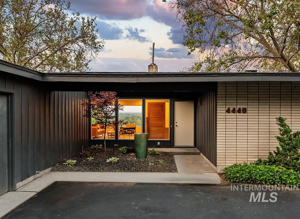 4440 N Ginzel, Boise, Idaho 83703-4218, 4 Bedrooms, 3 Bathrooms, Residential For Sale, Price $999,900, 98988173