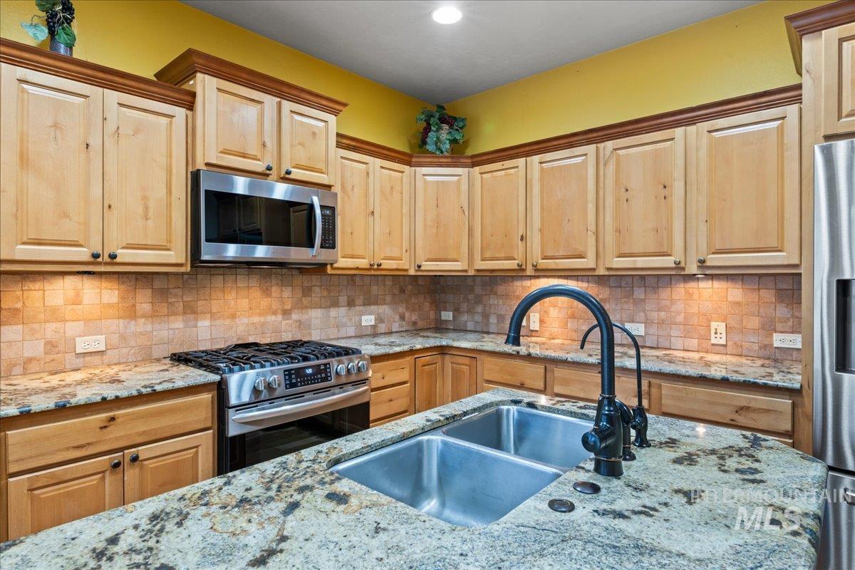 1896 E Meadow Creek Dr., Meridian, Idaho 83646, 4 Bedrooms, 2.5 Bathrooms, Residential For Sale, Price $579,900, 98988174
