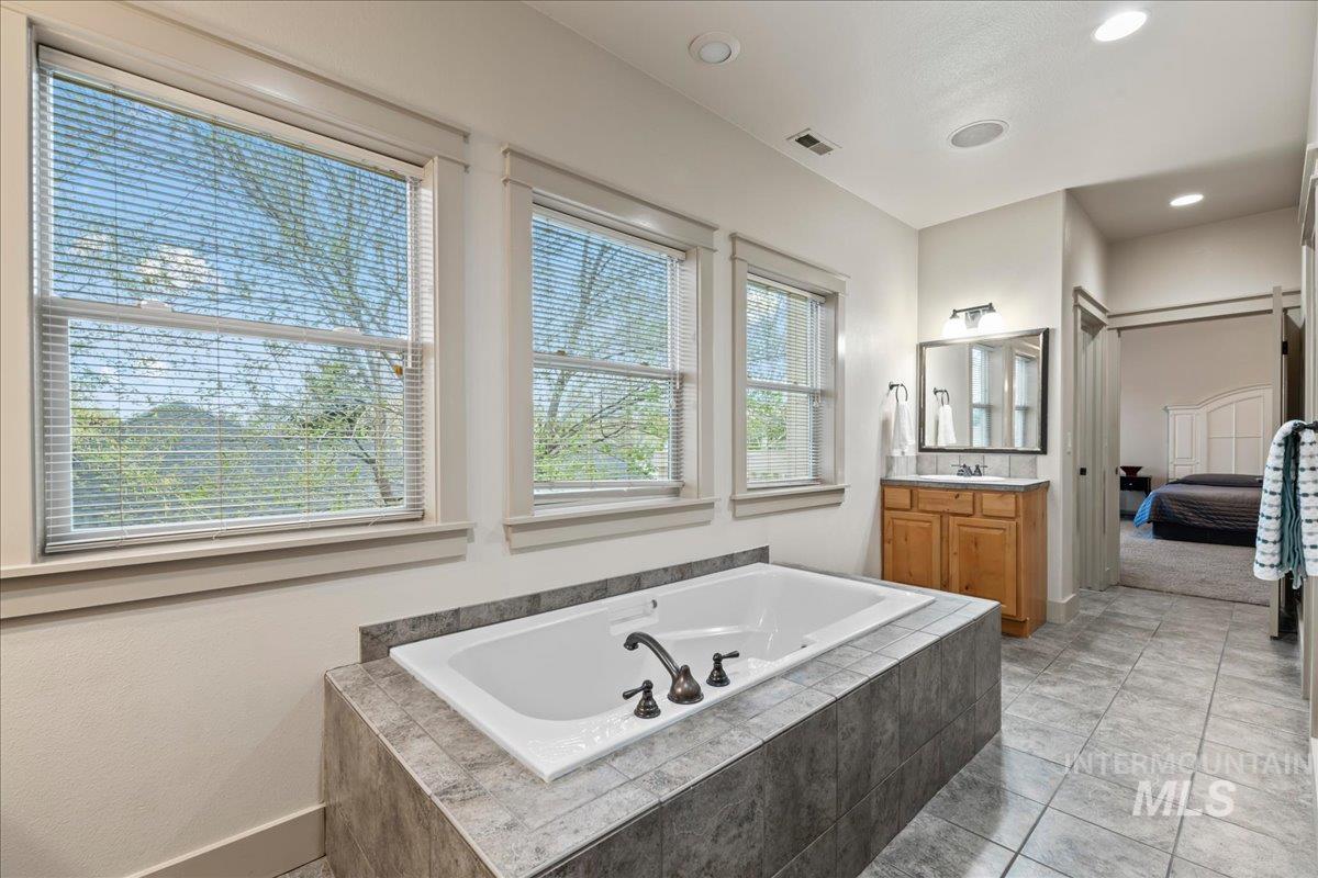 1896 E Meadow Creek Dr., Meridian, Idaho 83646, 4 Bedrooms, 2.5 Bathrooms, Residential For Sale, Price $579,900, 98988174