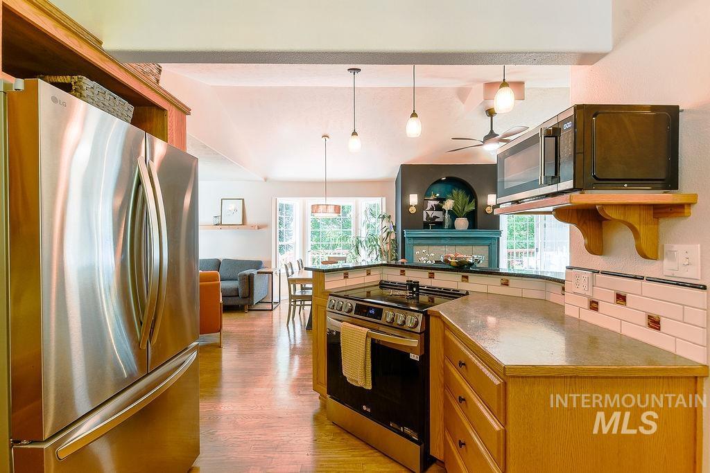 801 Conestoga Dr, Moscow, Idaho 83843, 5 Bedrooms, 3 Bathrooms, Residential For Sale, Price $699,000, 98988176