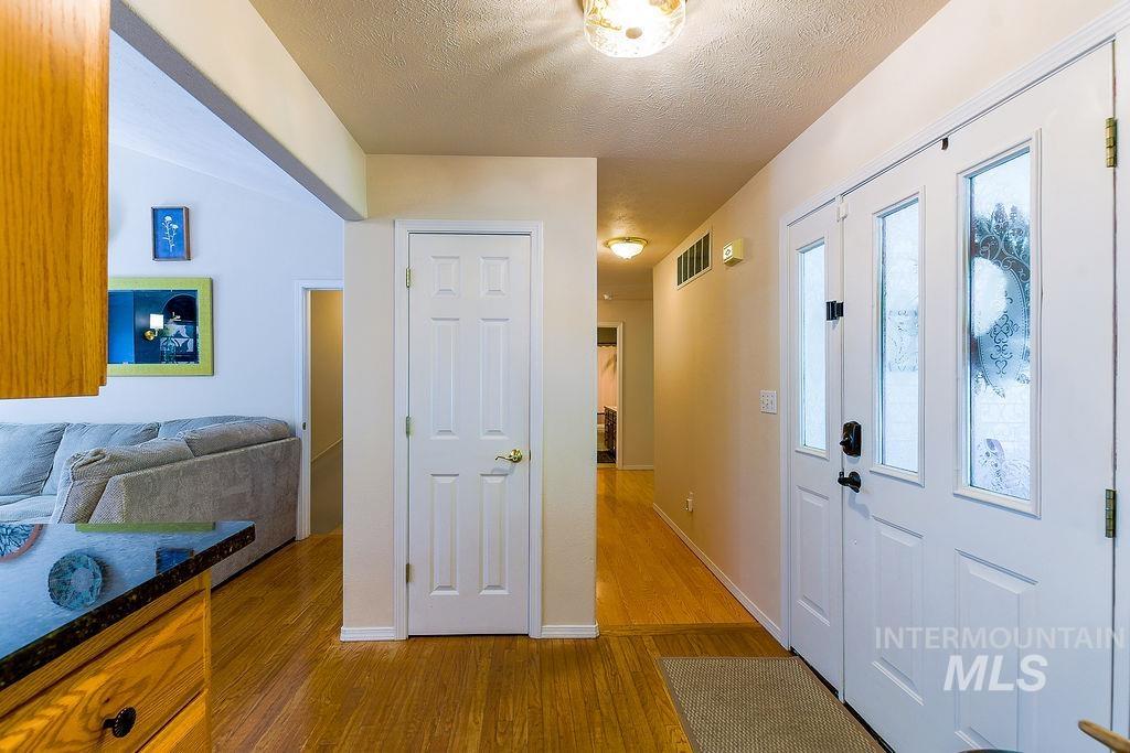801 Conestoga Dr, Moscow, Idaho 83843, 5 Bedrooms, 3 Bathrooms, Residential For Sale, Price $699,000, 98988176