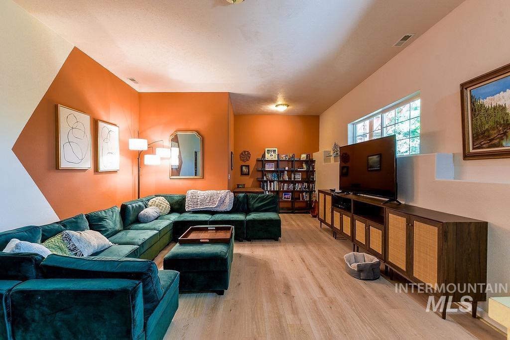 801 Conestoga Dr, Moscow, Idaho 83843, 5 Bedrooms, 3 Bathrooms, Residential For Sale, Price $699,000, 98988176