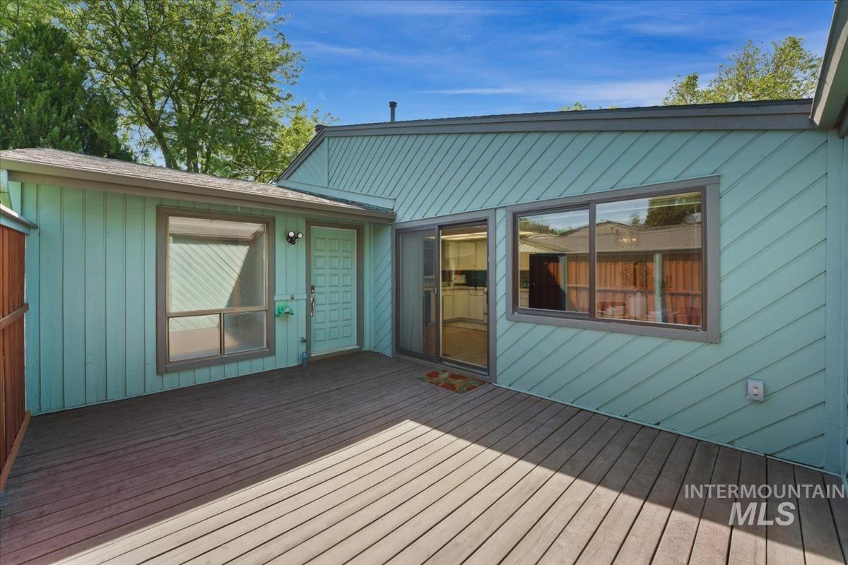 7123 W Cascade Dr, Boise, Idaho 83704-8633, 2 Bedrooms, 1.5 Bathrooms, Residential For Sale, Price $339,000, 98988179