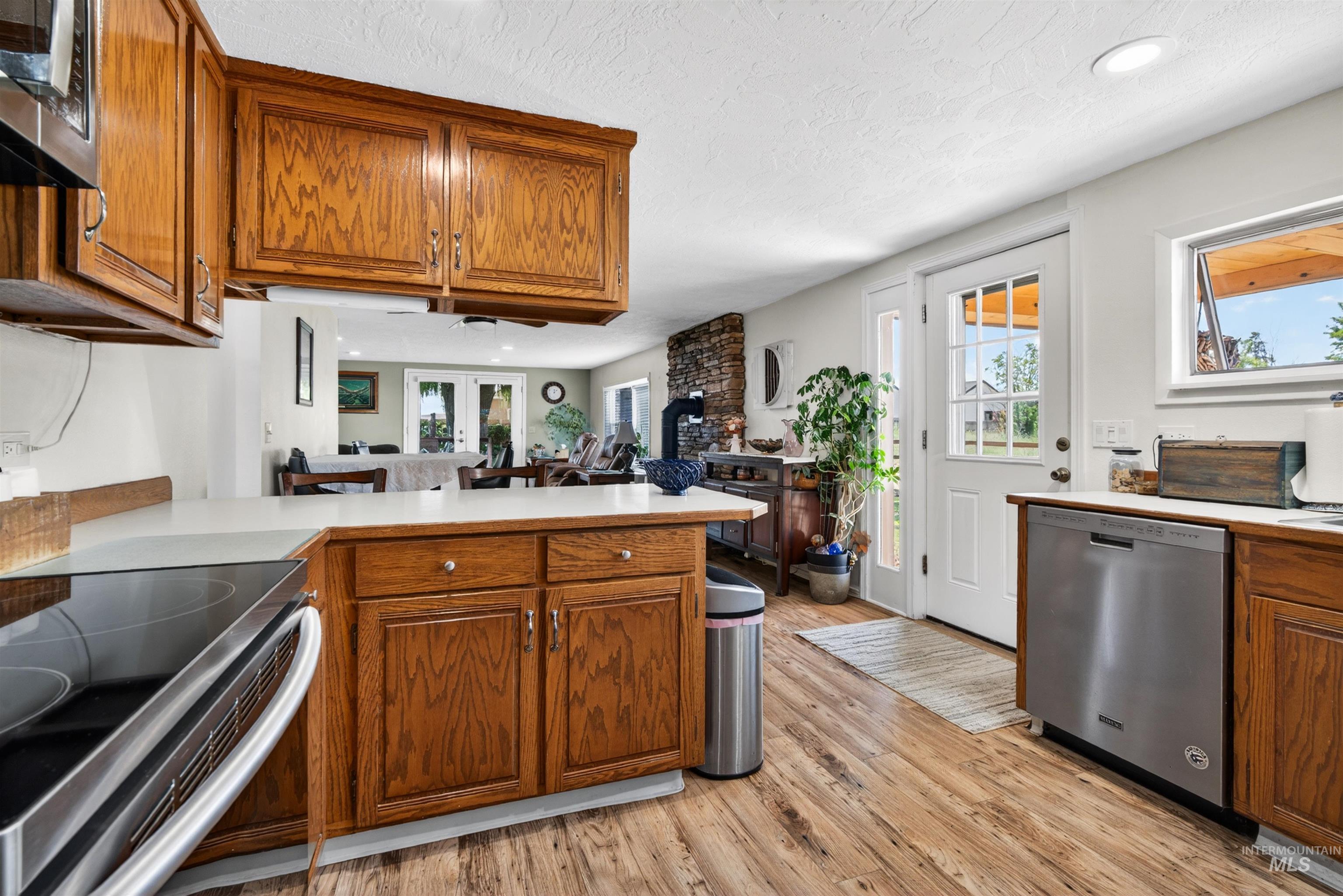 930 1/2 N 11 St., Payette, Idaho 83661, 3 Bedrooms, 1 Bathroom, Residential For Sale, Price $400,000, 98988182