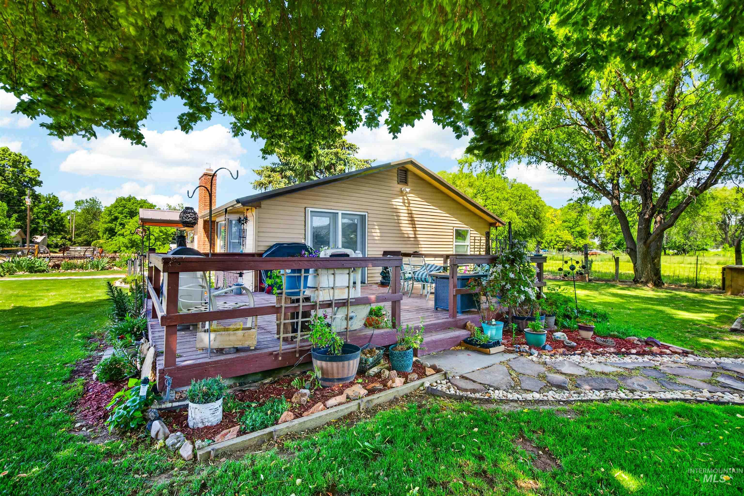 930 1/2 N 11 St., Payette, Idaho 83661, 3 Bedrooms, 1 Bathroom, Residential For Sale, Price $400,000, 98988182