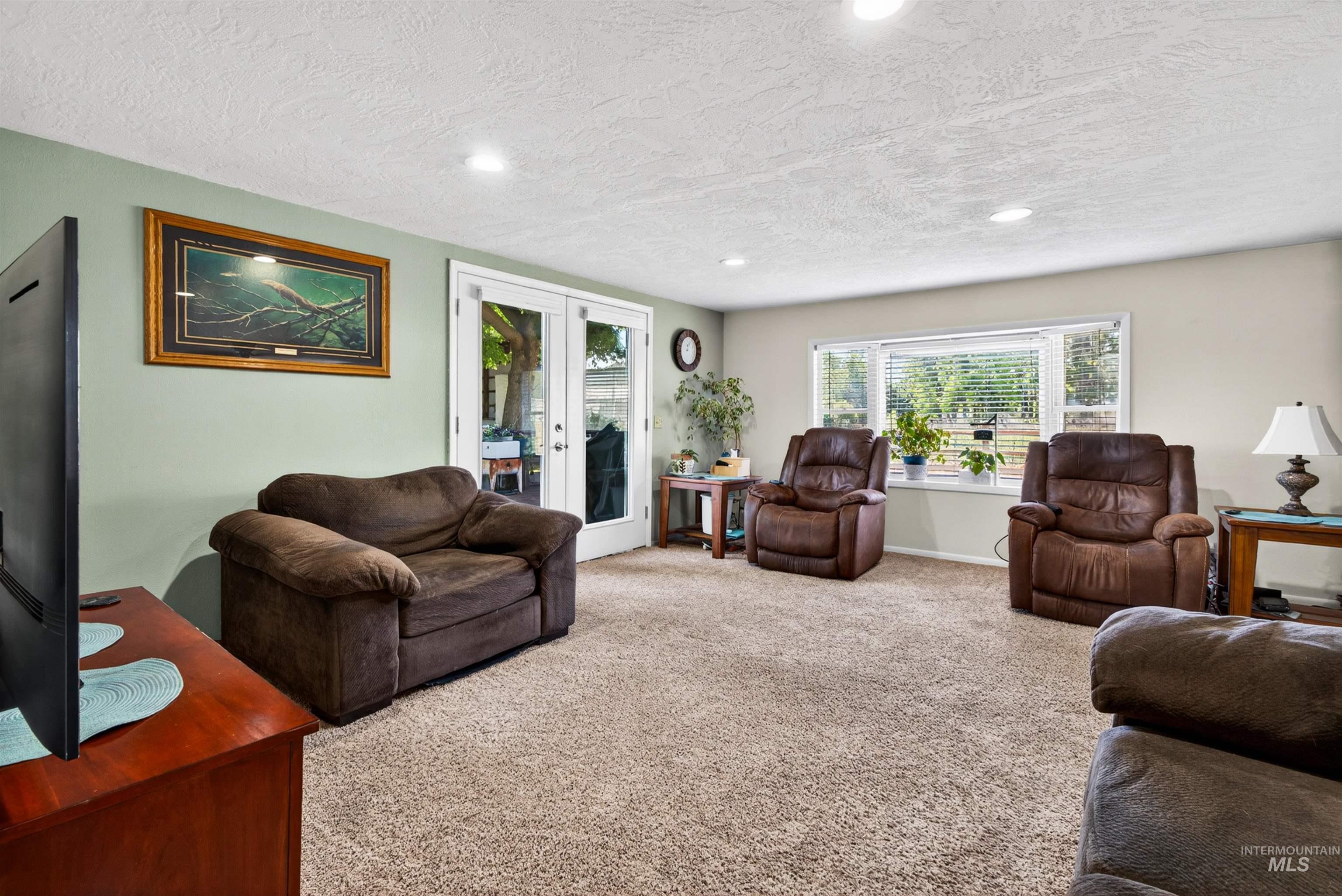930 1/2 N 11 St., Payette, Idaho 83661, 3 Bedrooms, 1 Bathroom, Residential For Sale, Price $400,000, 98988182