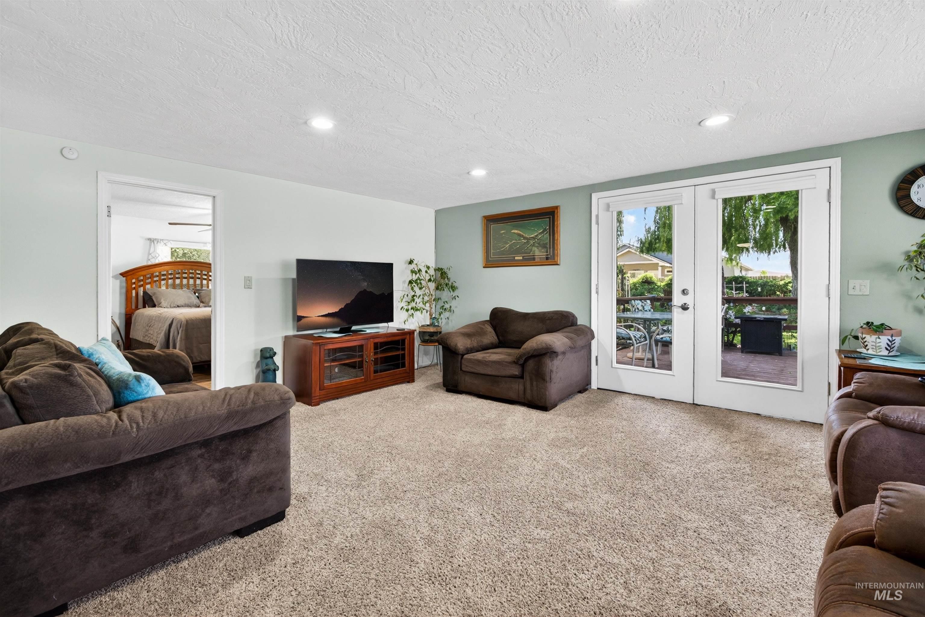 930 1/2 N 11 St., Payette, Idaho 83661, 3 Bedrooms, 1 Bathroom, Residential For Sale, Price $400,000, 98988182