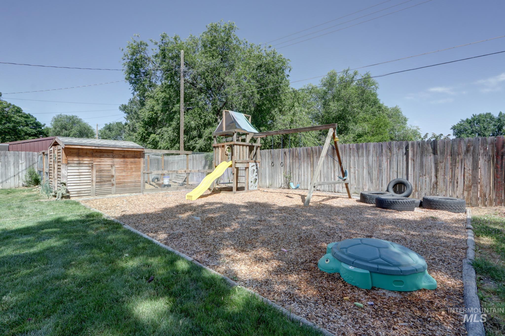 546 W Third, Emmett, Idaho 83617, 3 Bedrooms, 1.5 Bathrooms, Residential For Sale, Price $355,000, 98988206