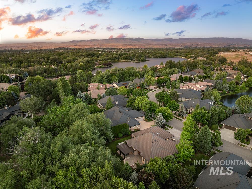 422 E Lake Briar Ln, Eagle, Idaho 83616, 3 Bedrooms, 2.5 Bathrooms, Residential For Sale, Price $1,339,000, 98988207