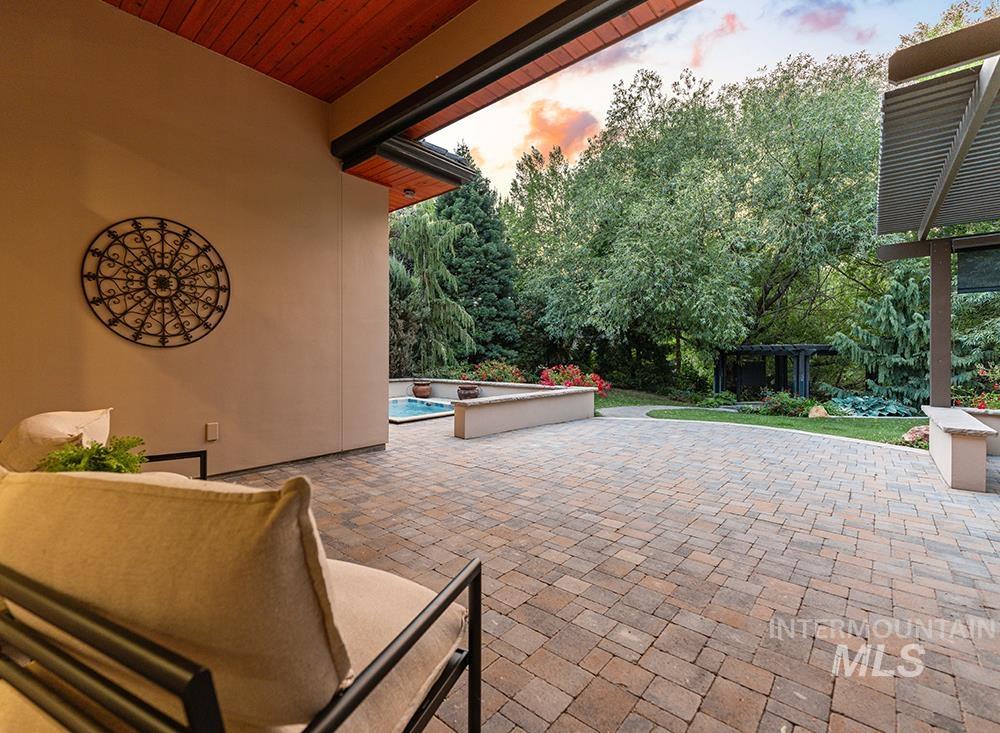 422 E Lake Briar Ln, Eagle, Idaho 83616, 3 Bedrooms, 2.5 Bathrooms, Residential For Sale, Price $1,339,000, 98988207