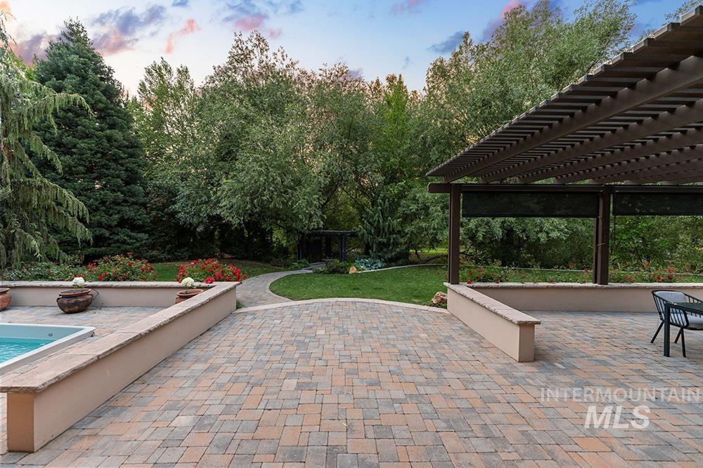 422 E Lake Briar Ln, Eagle, Idaho 83616, 3 Bedrooms, 2.5 Bathrooms, Residential For Sale, Price $1,339,000, 98988207