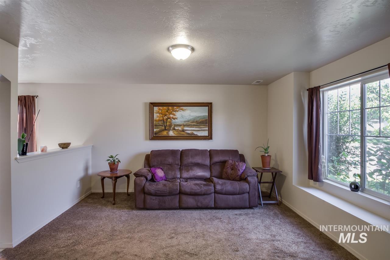 602 N Carisbrooke Ave., Meridian, Idaho 83642-5502, 3 Bedrooms, 2.5 Bathrooms, Residential For Sale, Price $360,000, 98988208