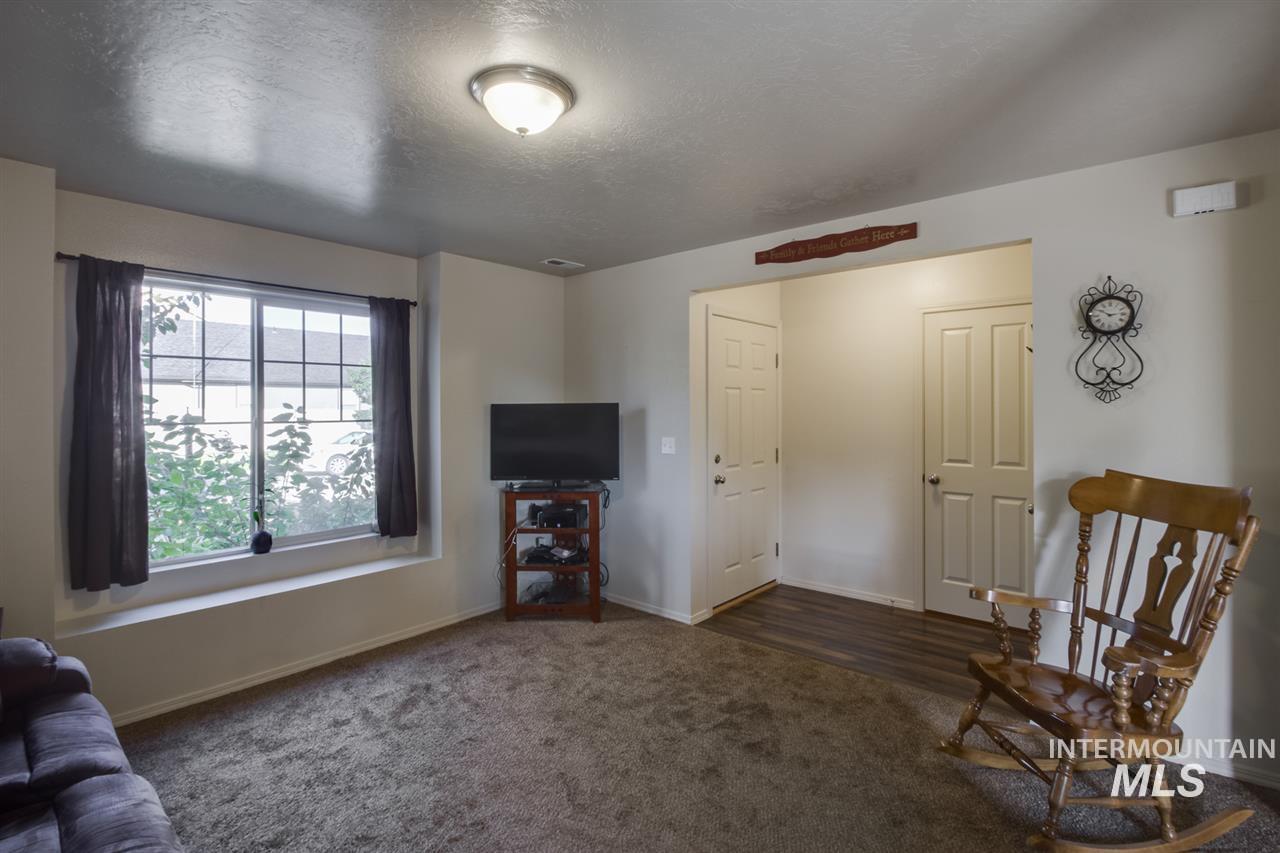 602 N Carisbrooke Ave., Meridian, Idaho 83642-5502, 3 Bedrooms, 2.5 Bathrooms, Residential For Sale, Price $360,000, 98988208