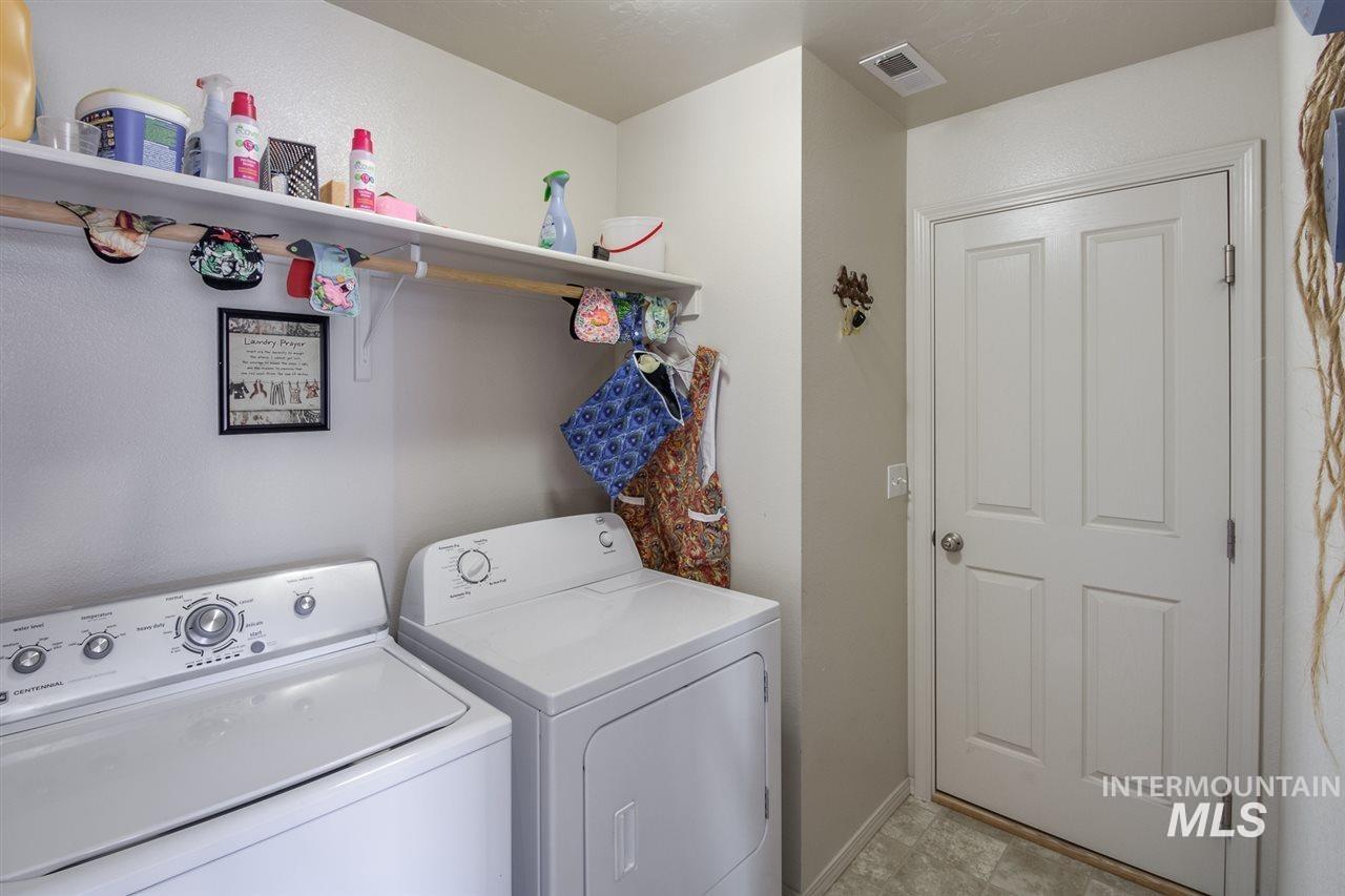 602 N Carisbrooke Ave., Meridian, Idaho 83642-5502, 3 Bedrooms, 2.5 Bathrooms, Residential For Sale, Price $360,000, 98988208
