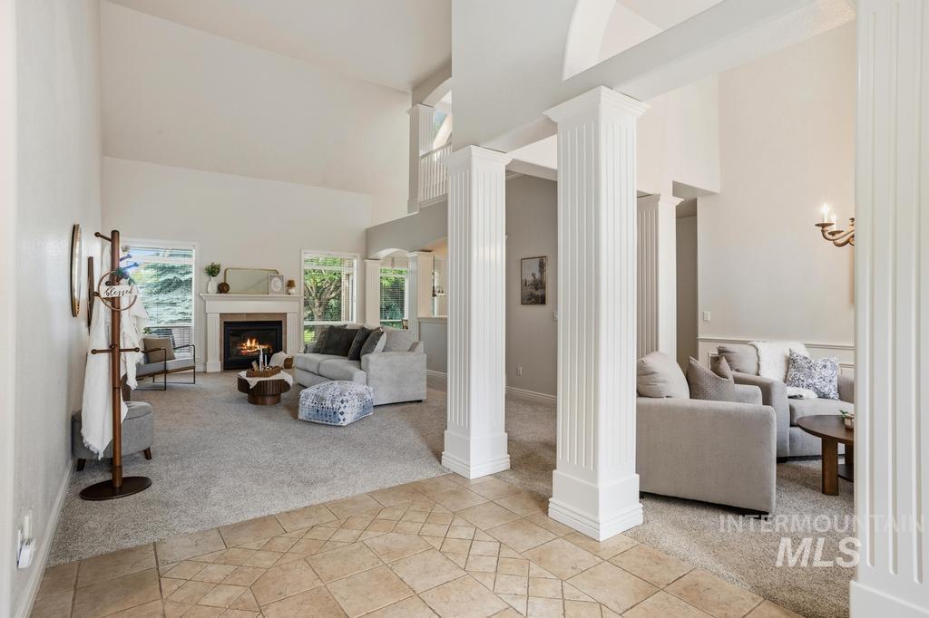 576 E Riverchase way, Eagle, Idaho 83616, 3 Bedrooms, 2.5 Bathrooms, Residential For Sale, Price $869,000, 98988209