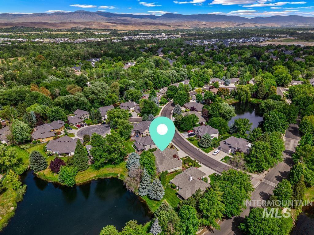 576 E Riverchase way, Eagle, Idaho 83616, 3 Bedrooms, 2.5 Bathrooms, Residential For Sale, Price $869,000, 98988209