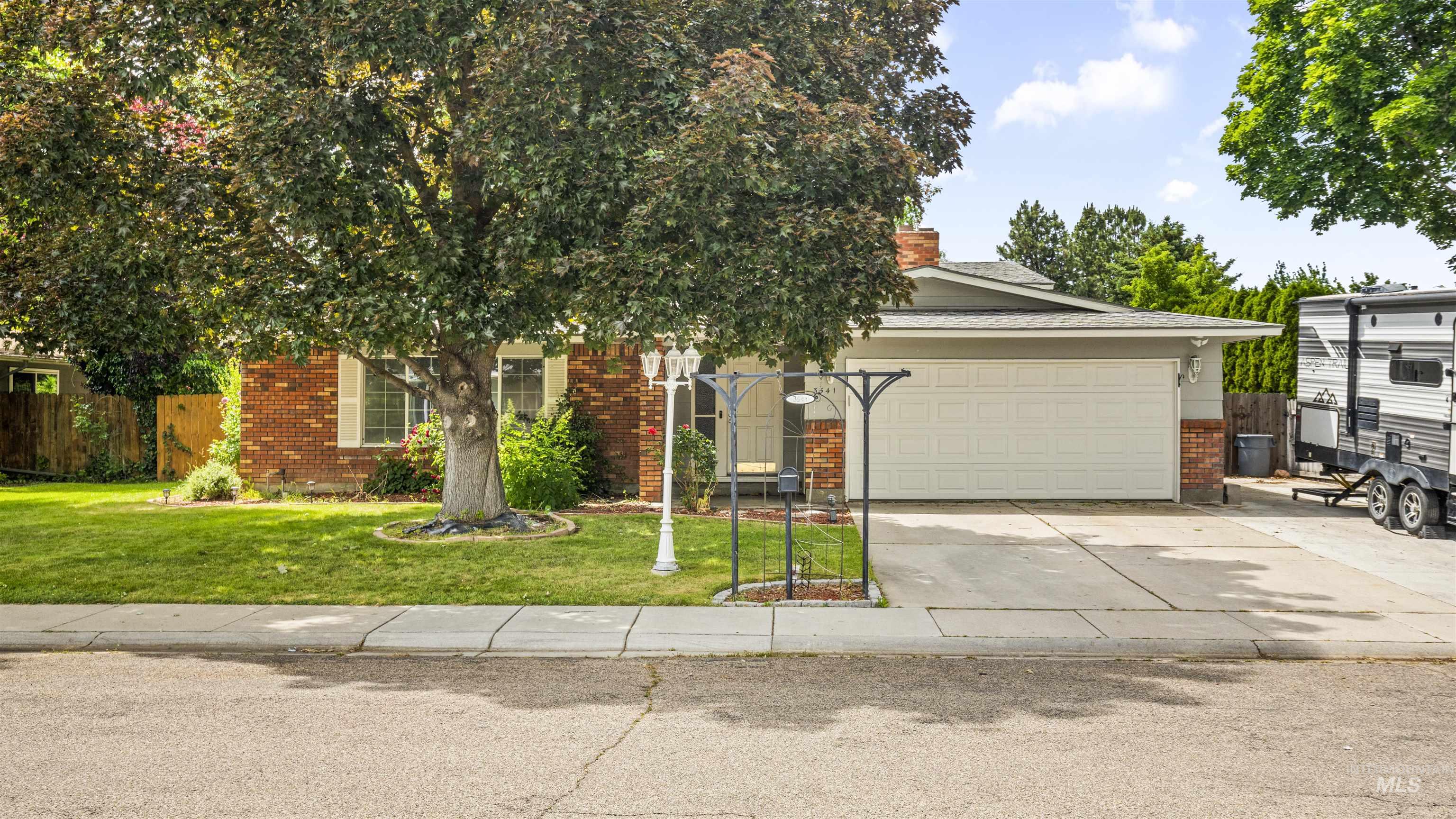 3541 N Pepperwood Dr., Boise, Idaho 83704, 4 Bedrooms, 3 Bathrooms, Residential For Sale, Price $489,900, 98988215