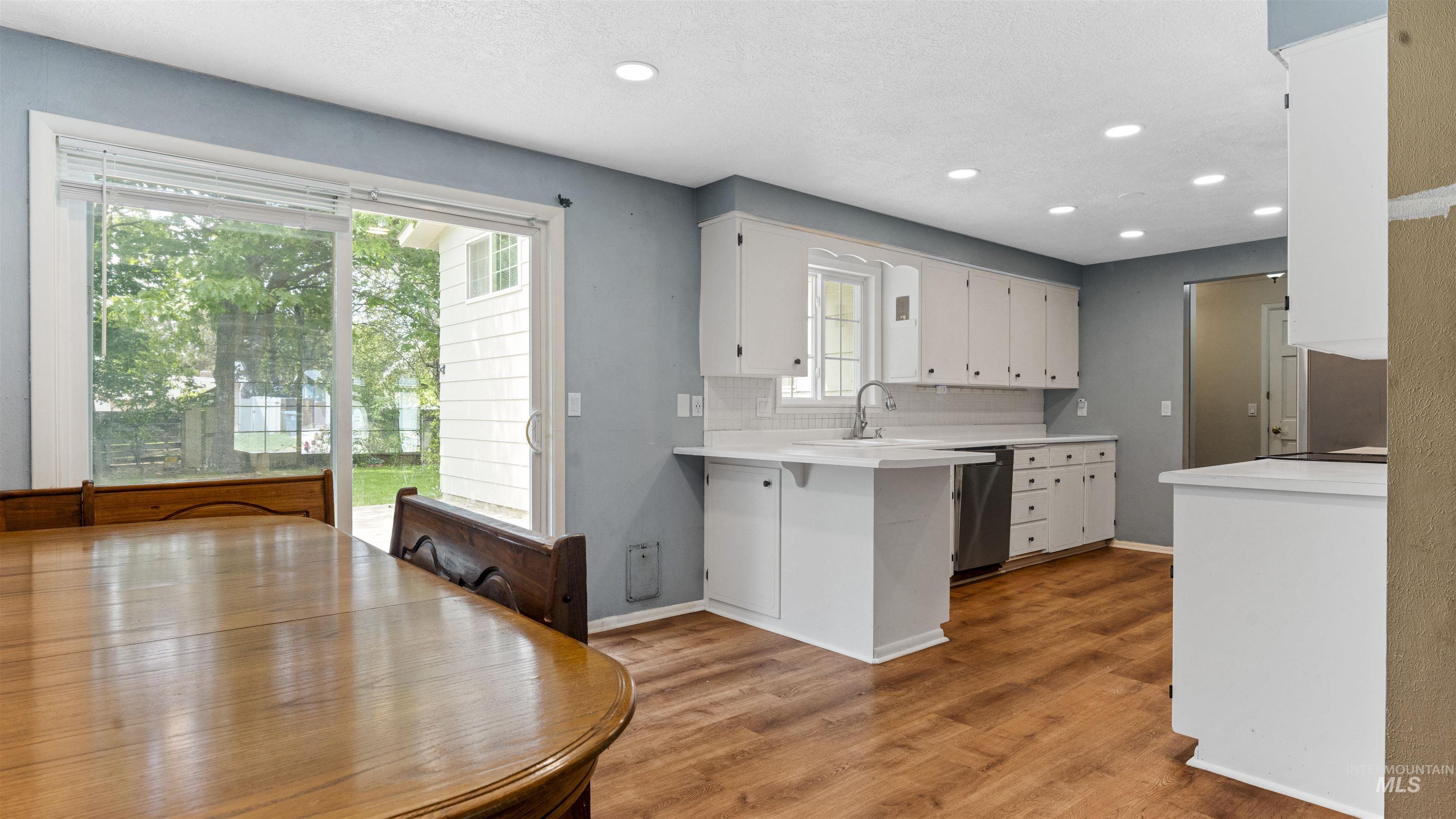 3541 N Pepperwood Dr., Boise, Idaho 83704, 4 Bedrooms, 3 Bathrooms, Residential For Sale, Price $489,900, 98988215