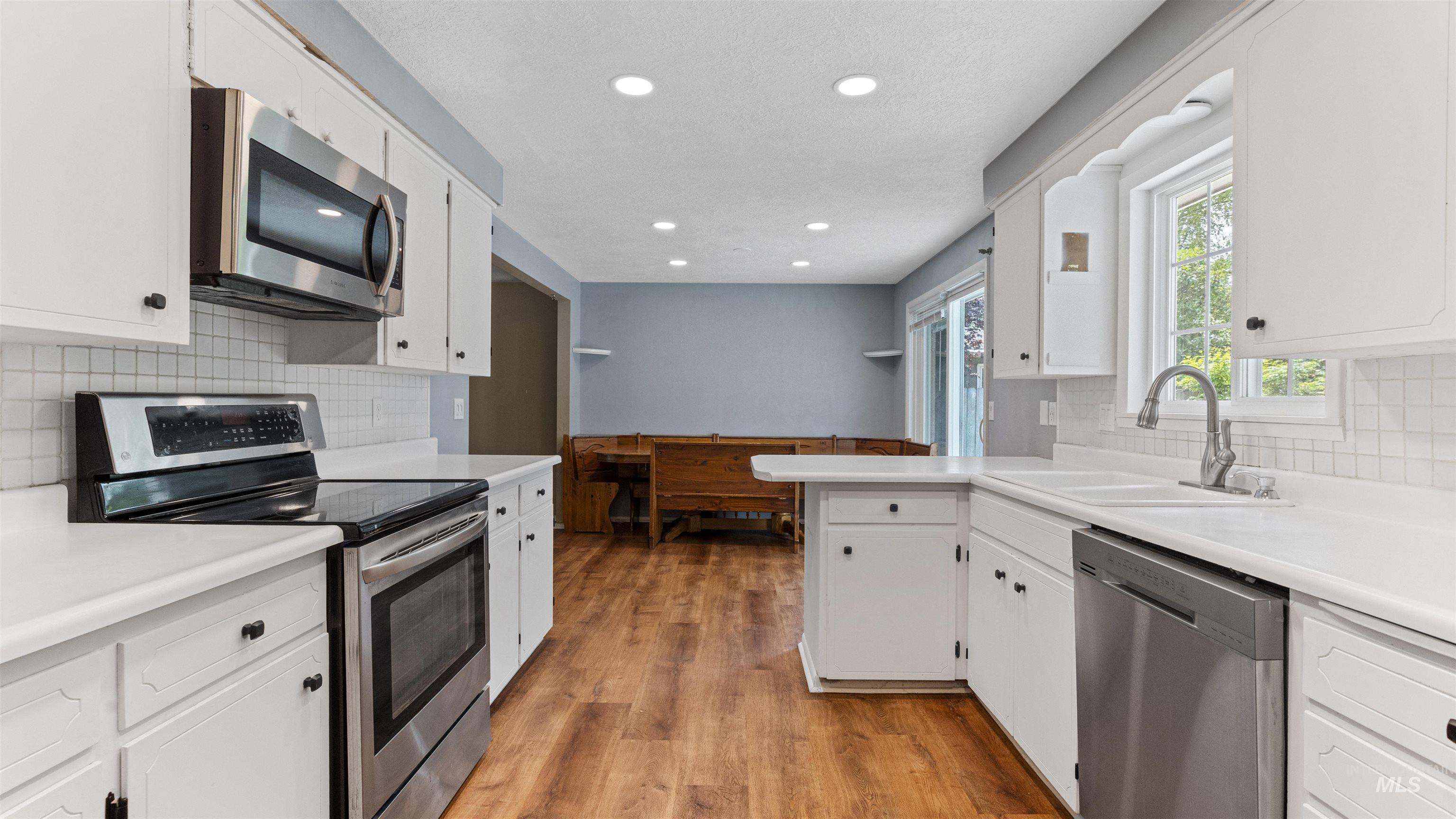 3541 N Pepperwood Dr., Boise, Idaho 83704, 4 Bedrooms, 3 Bathrooms, Residential For Sale, Price $489,900, 98988215