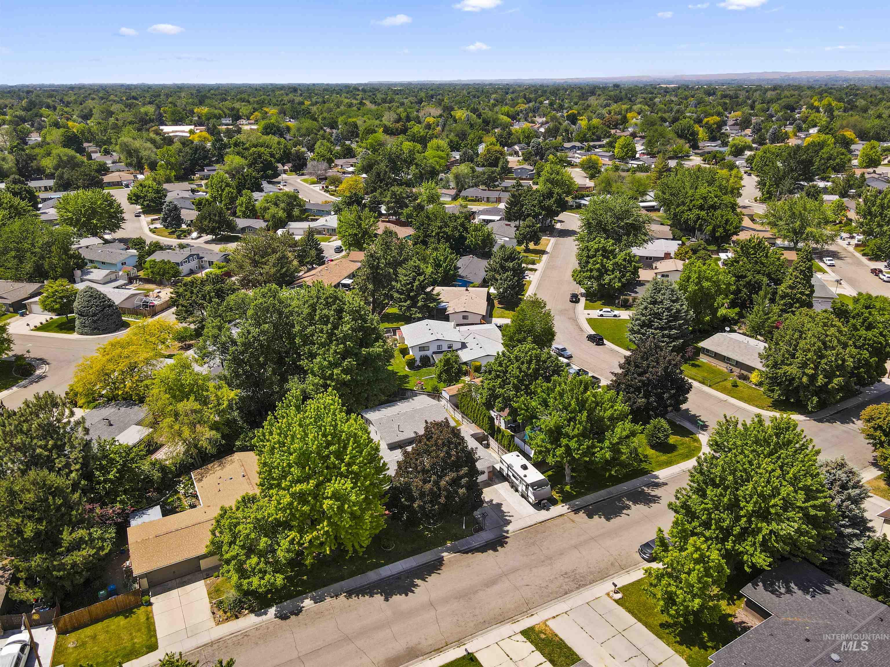 3541 N Pepperwood Dr., Boise, Idaho 83704, 4 Bedrooms, 3 Bathrooms, Residential For Sale, Price $489,900, 98988215