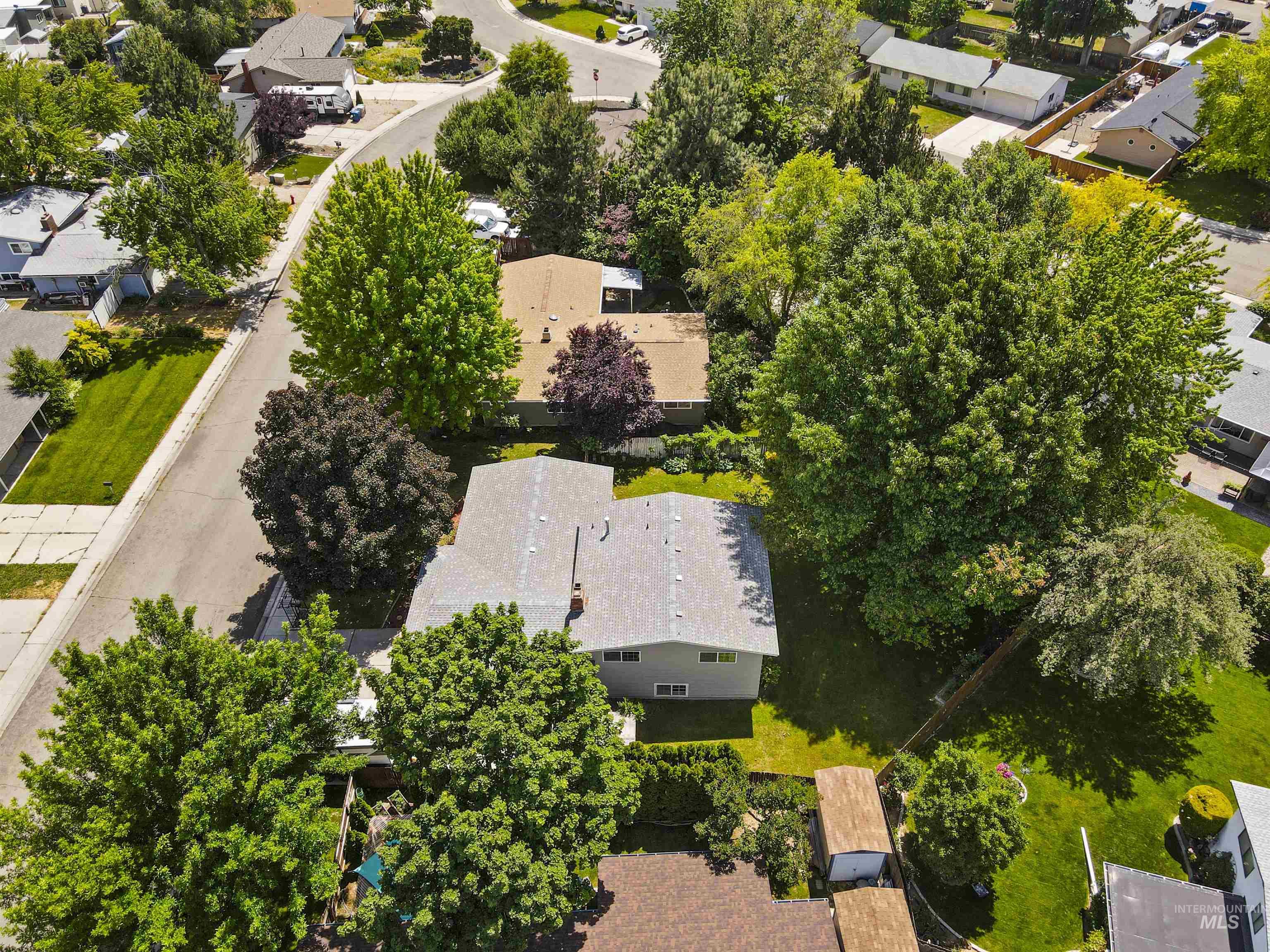 3541 N Pepperwood Dr., Boise, Idaho 83704, 4 Bedrooms, 3 Bathrooms, Residential For Sale, Price $489,900, 98988215