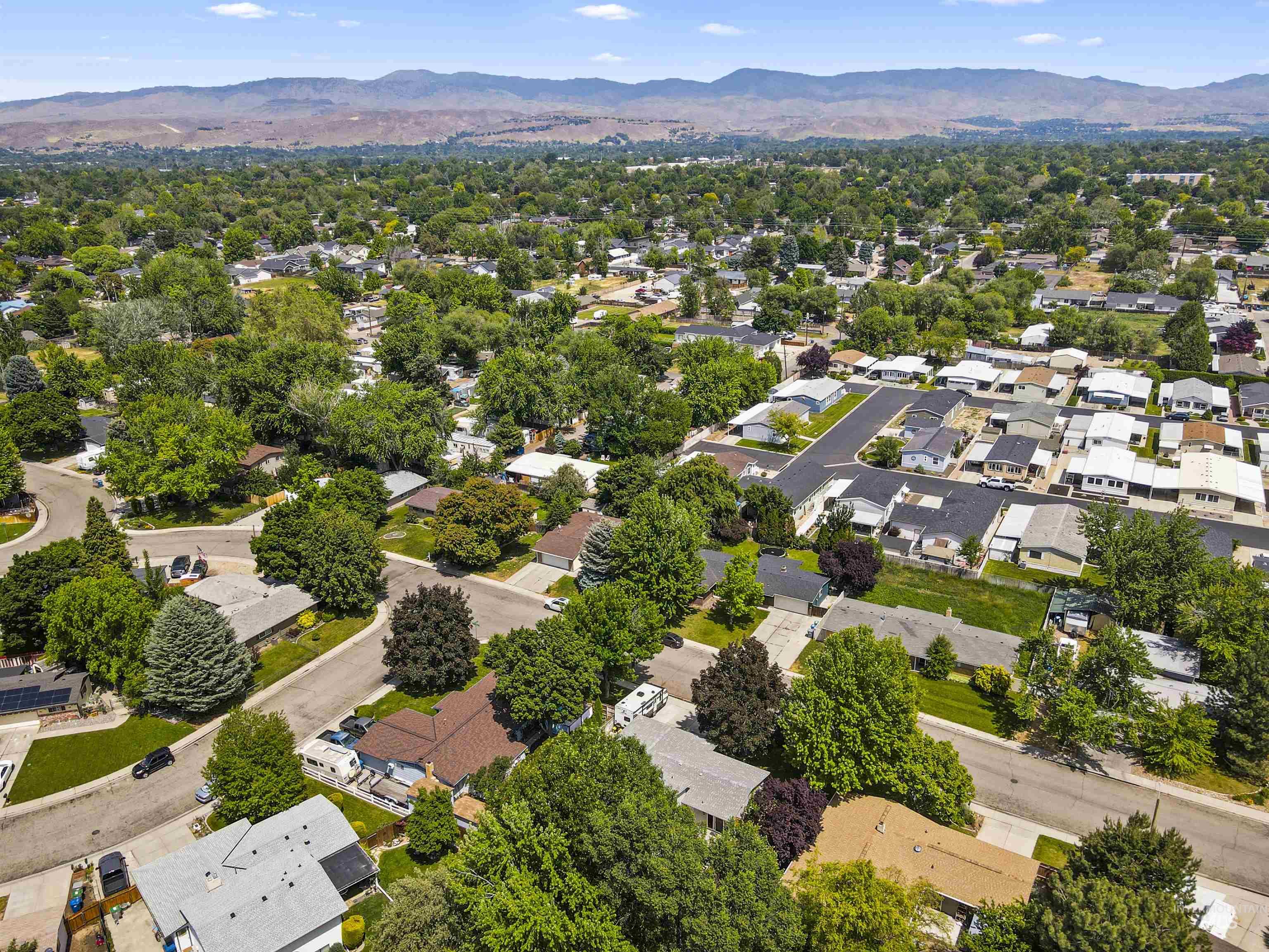 3541 N Pepperwood Dr., Boise, Idaho 83704, 4 Bedrooms, 3 Bathrooms, Residential For Sale, Price $489,900, 98988215