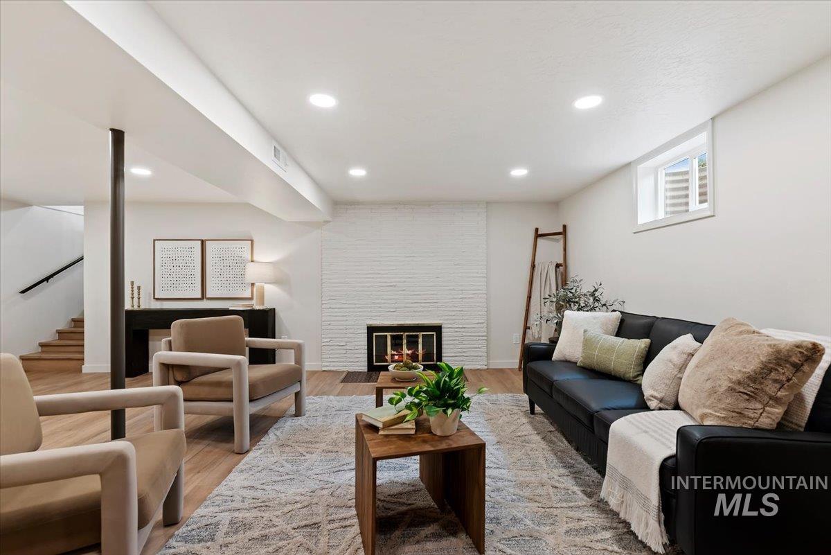 6615 W Ashland Dr, Boise, Idaho 83709, 5 Bedrooms, 2 Bathrooms, Residential For Sale, Price $649,900, 98988222