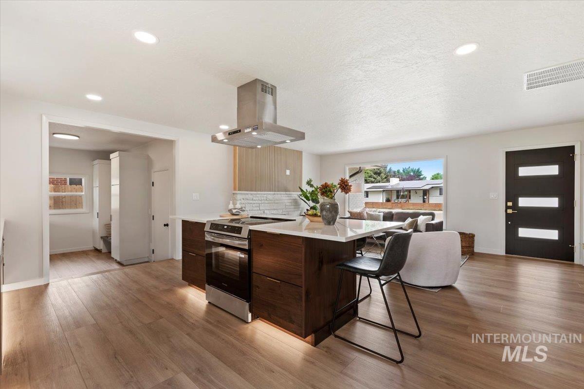 6615 W Ashland Dr, Boise, Idaho 83709, 5 Bedrooms, 2 Bathrooms, Residential For Sale, Price $649,900, 98988222